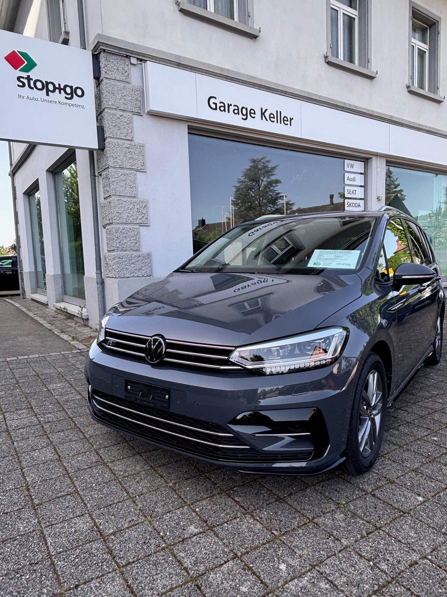 VW Touran 1.5 TSI R-LineComfortline DSG-image-2