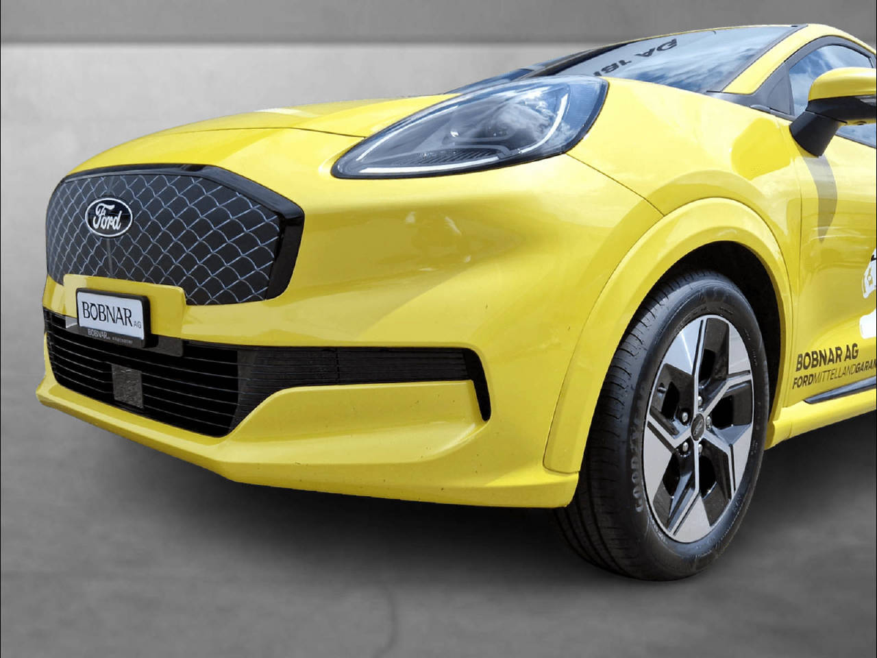 FORD Puma Gen-E Electric-showroom-element-1
