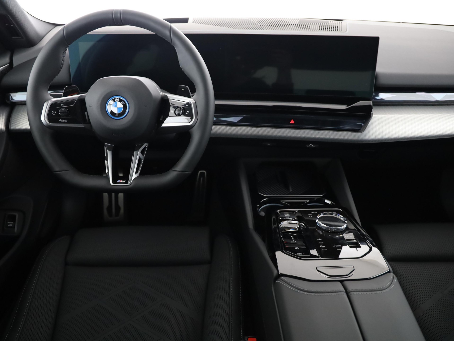 BMW 550e xDrive-image-5