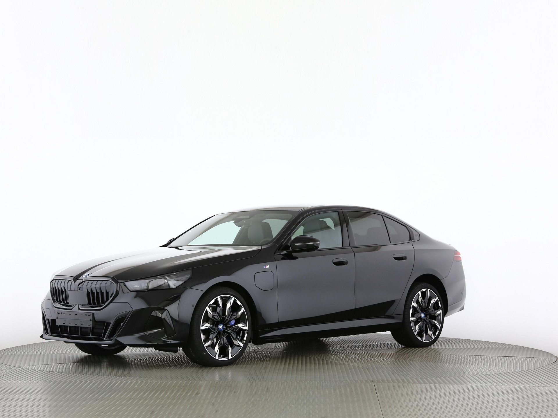 BMW 550e xDrive-image-8