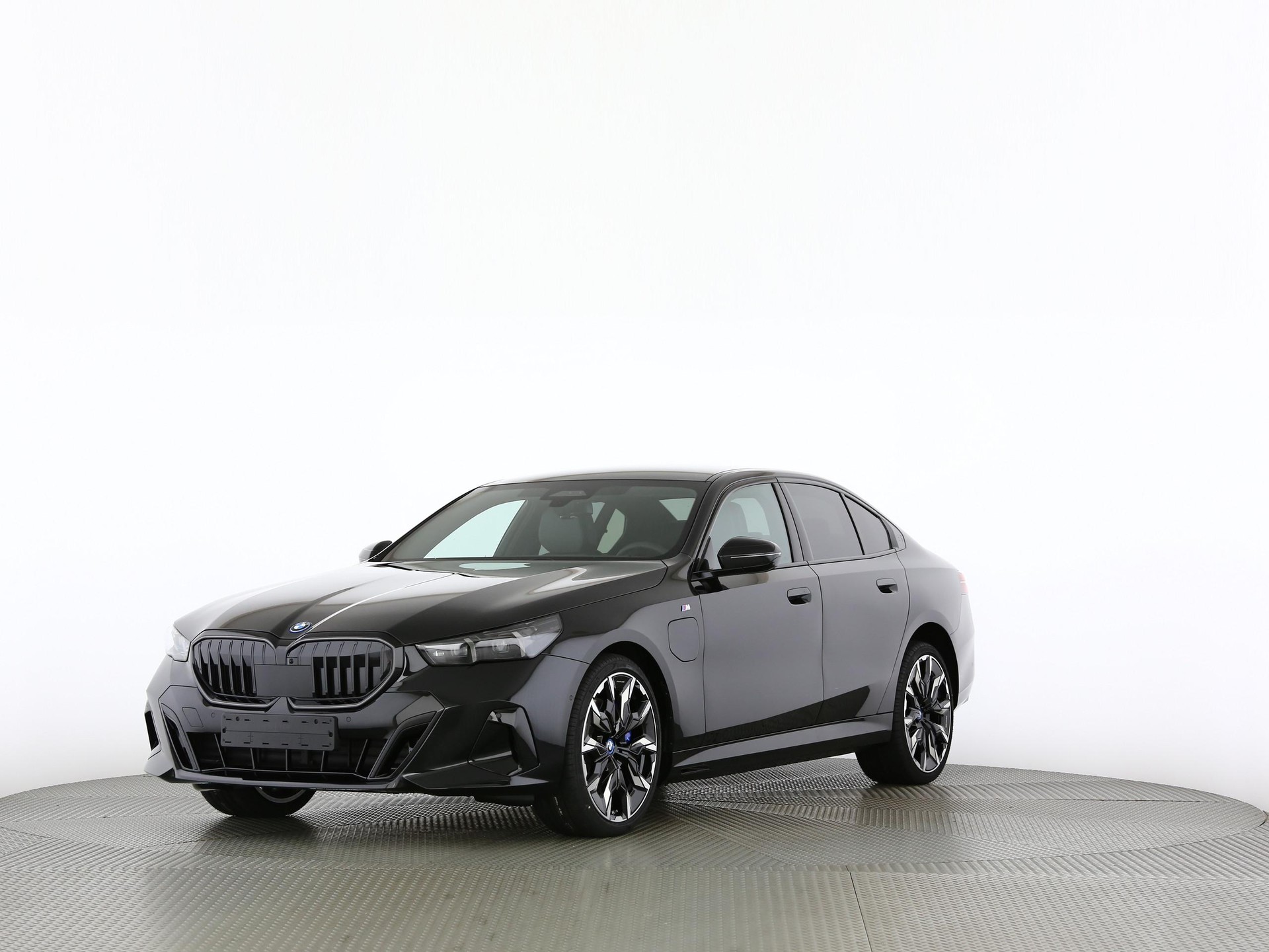 BMW 550e xDrive-image-7