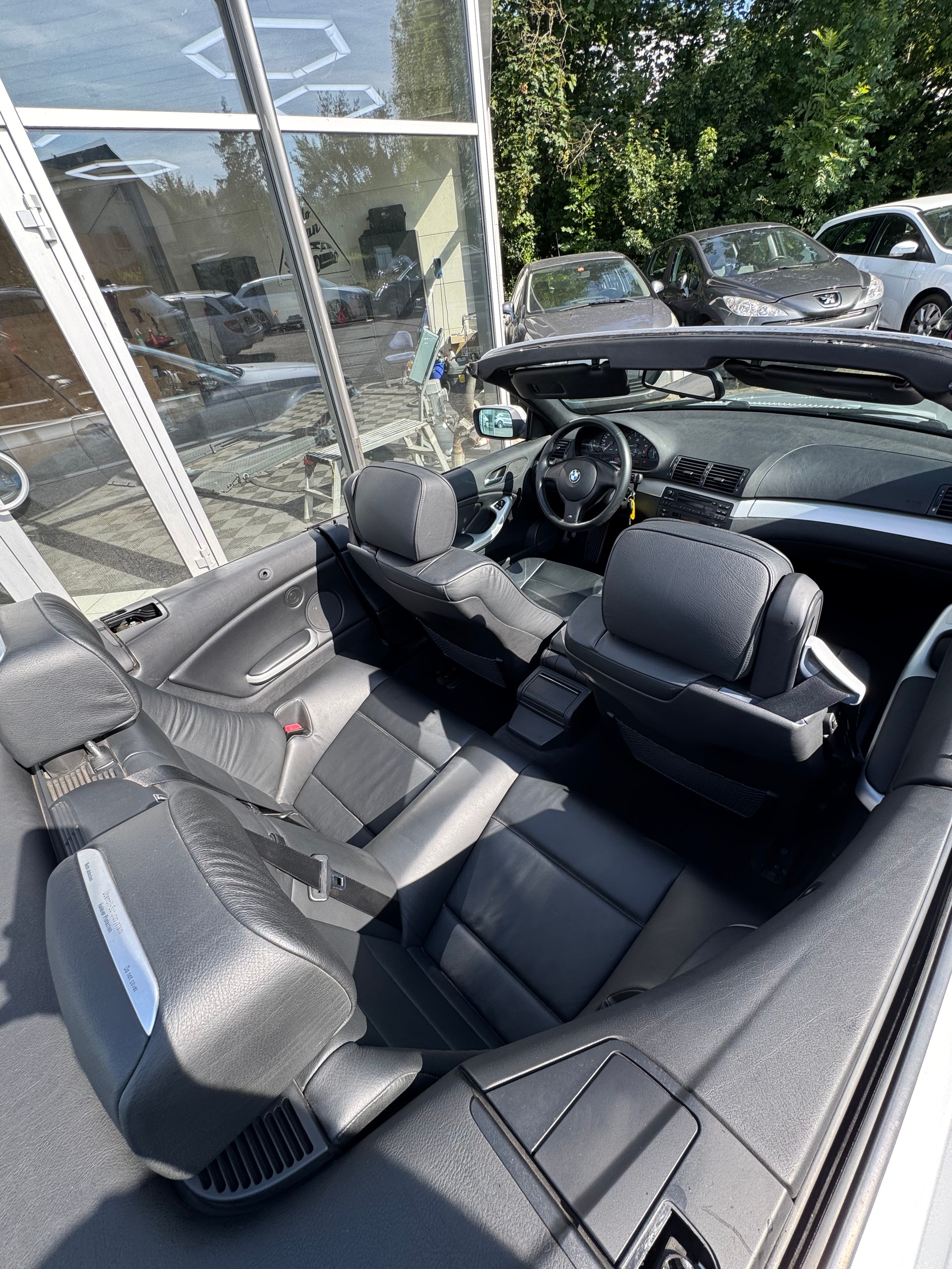BMW 318Ci Cabriolet-image-6