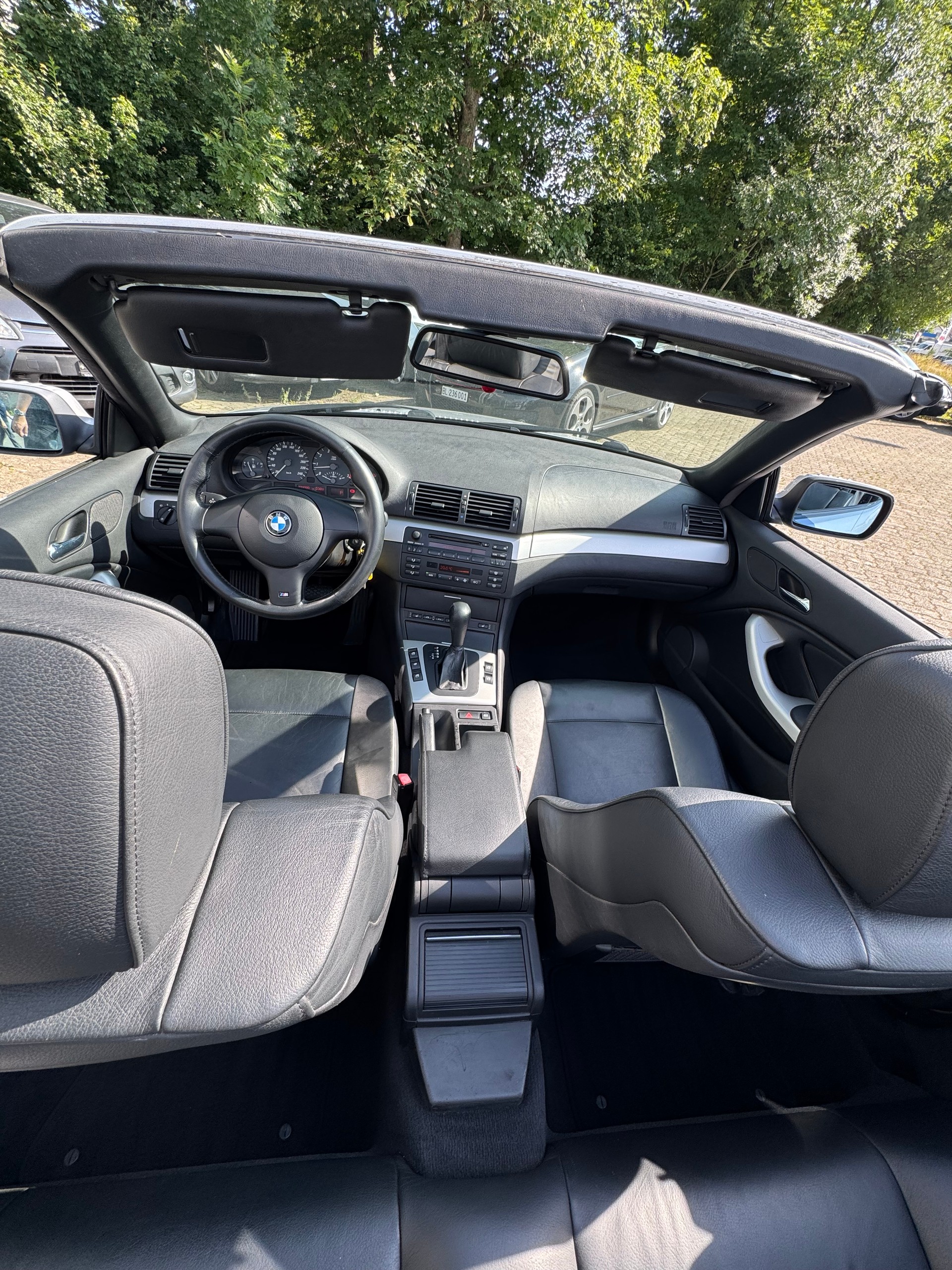 BMW 318Ci Cabriolet-image-10