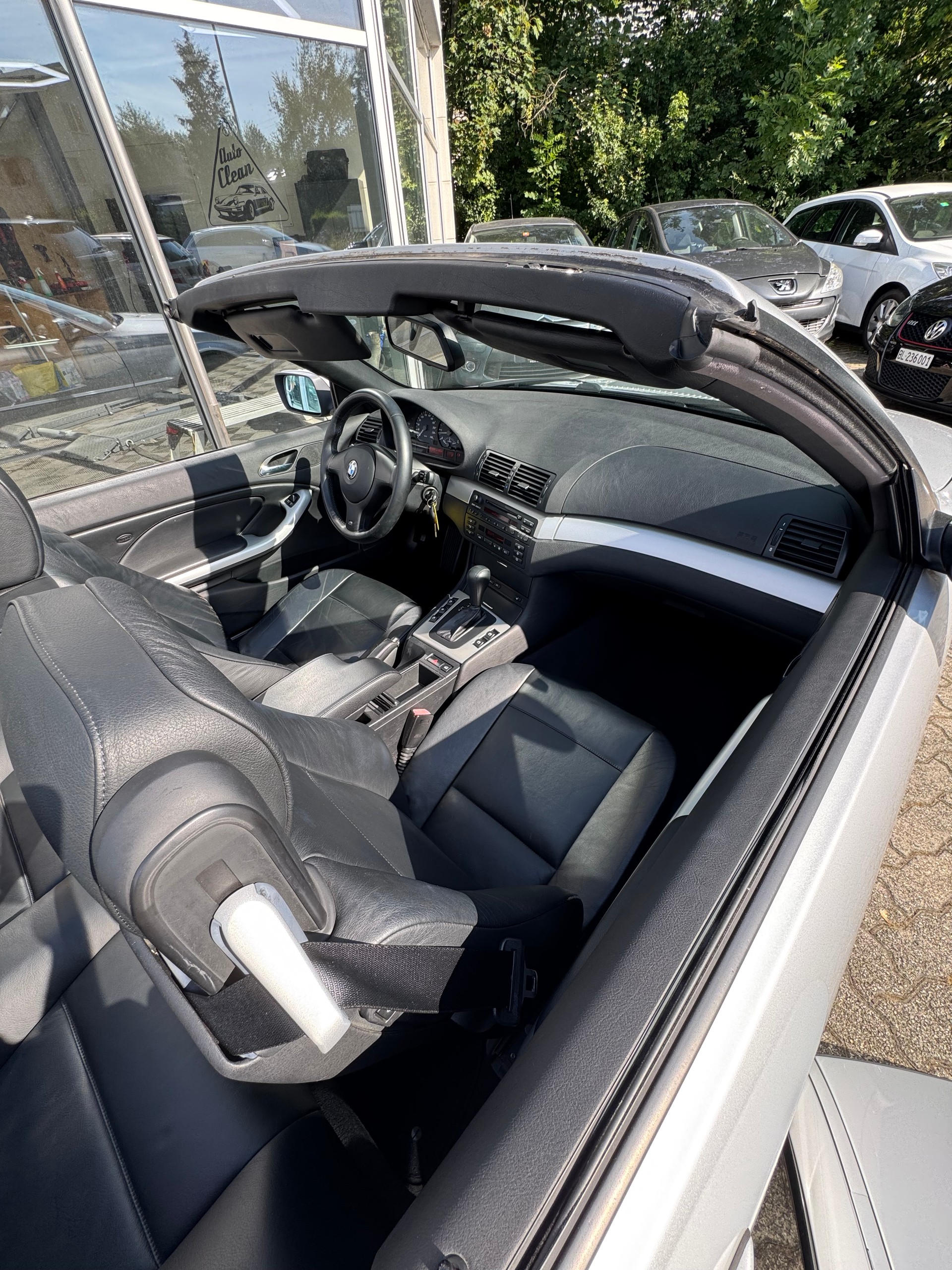 BMW 318Ci Cabriolet-image-5