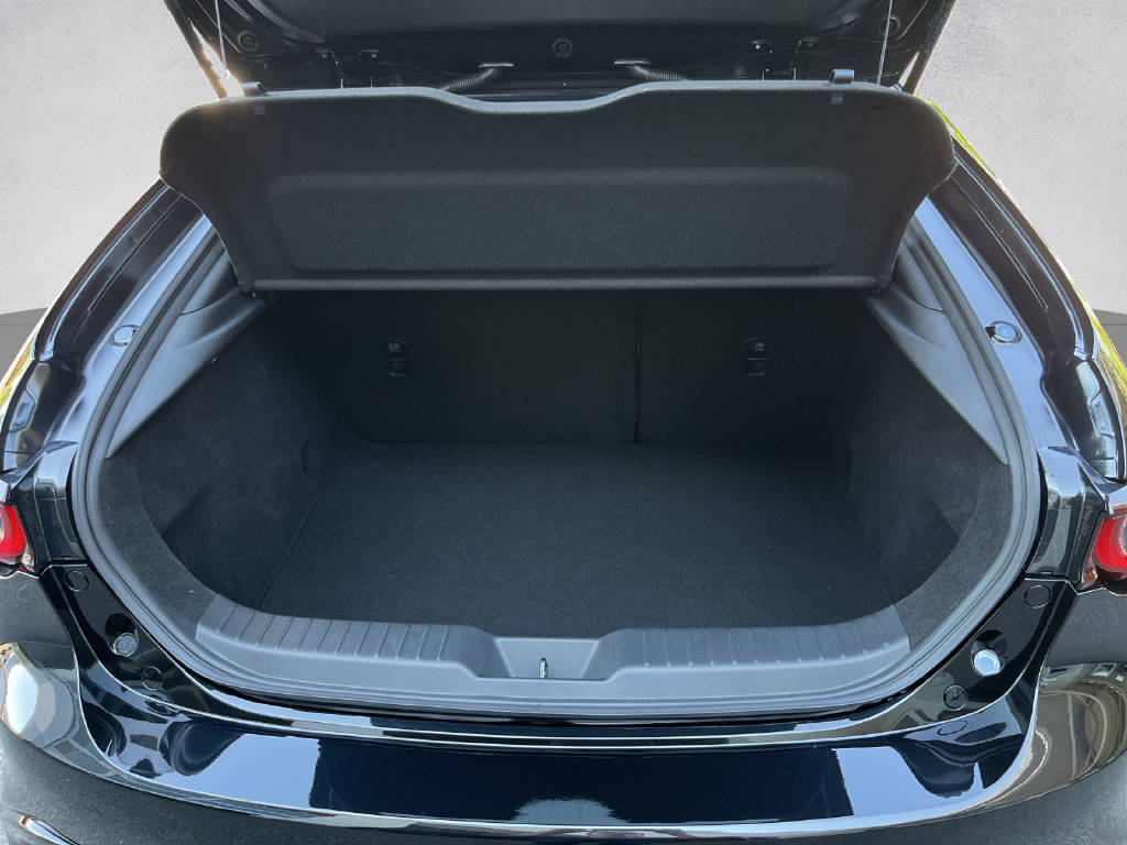 MAZDA 3 Hatchback 2.0 186 Takumi-image-15