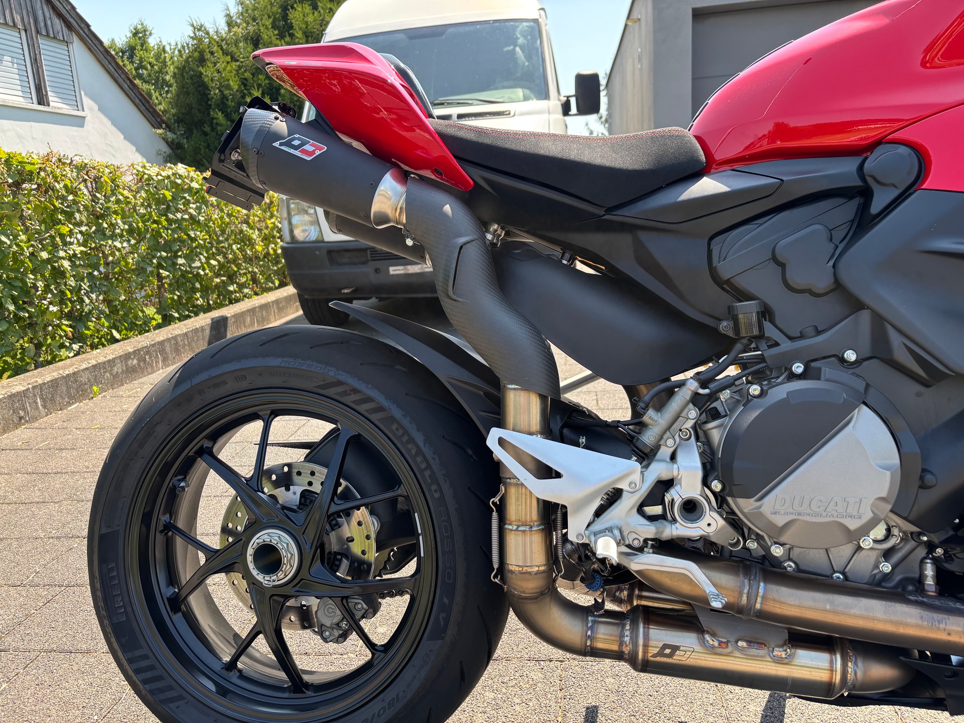 DUCATI Streetfighter V2-image-2