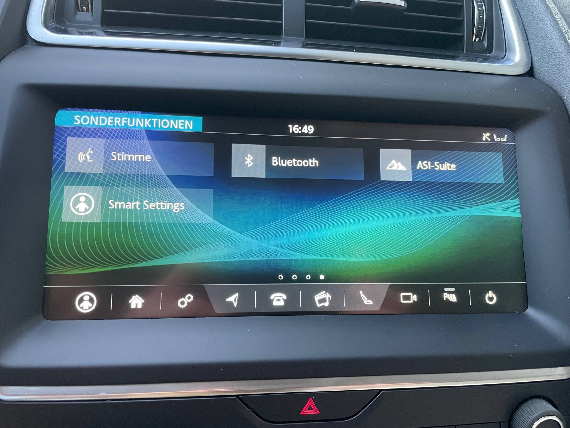 JAGUAR E-Pace 2.0 T 200 S AWD-image-15