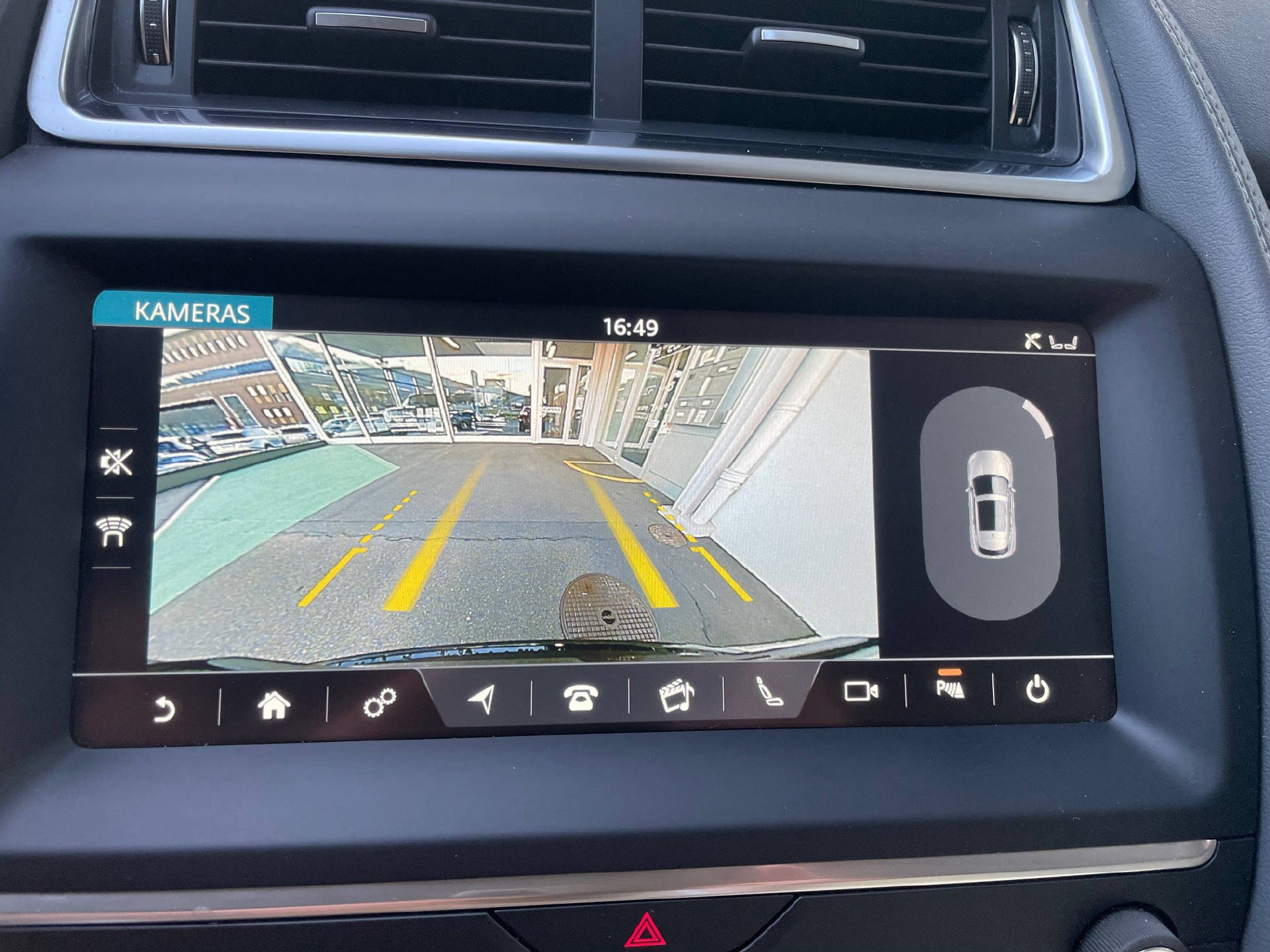 JAGUAR E-Pace 2.0 T 200 S AWD-image-12