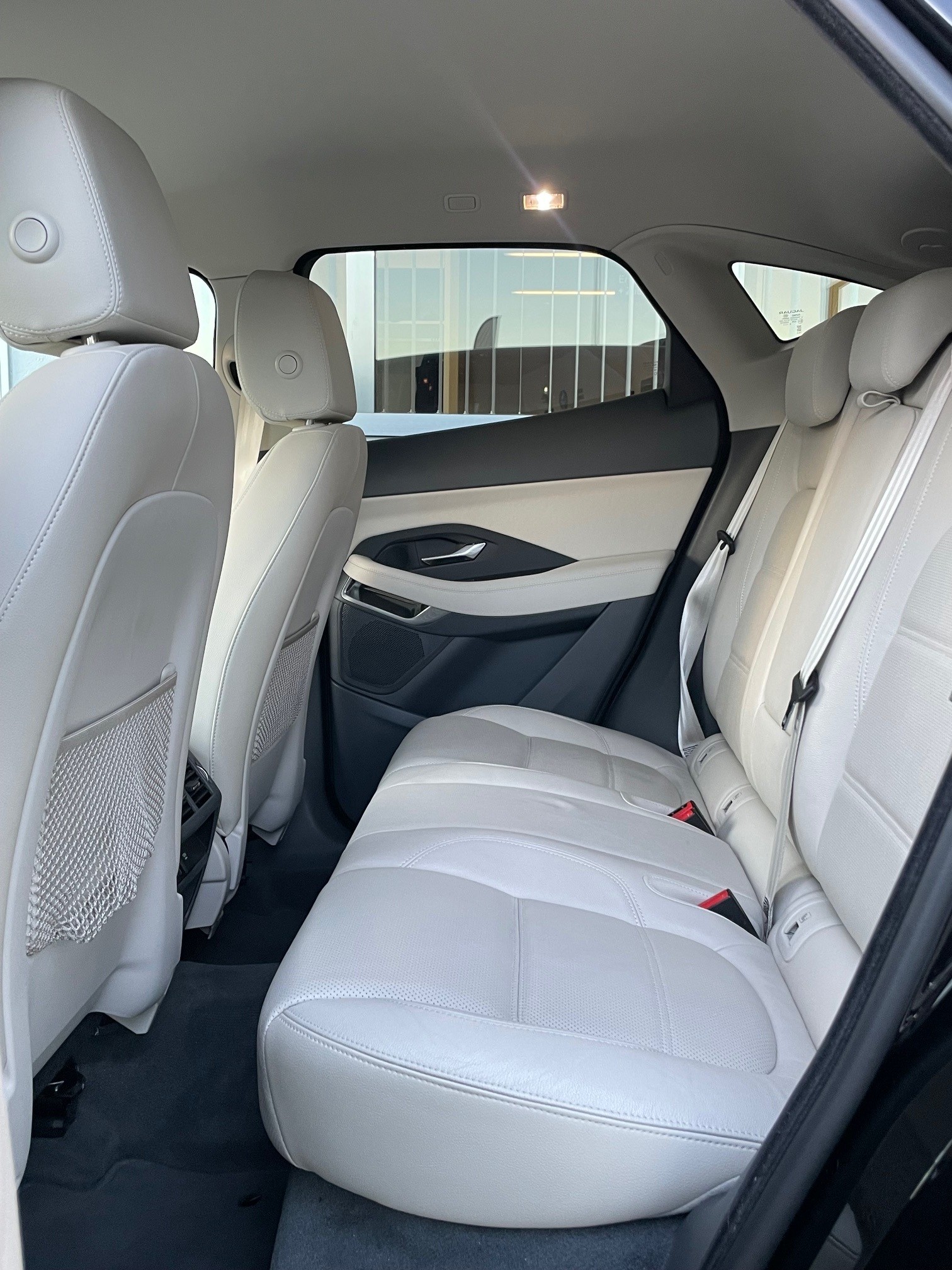 JAGUAR E-Pace 2.0 T 200 S AWD-image-17