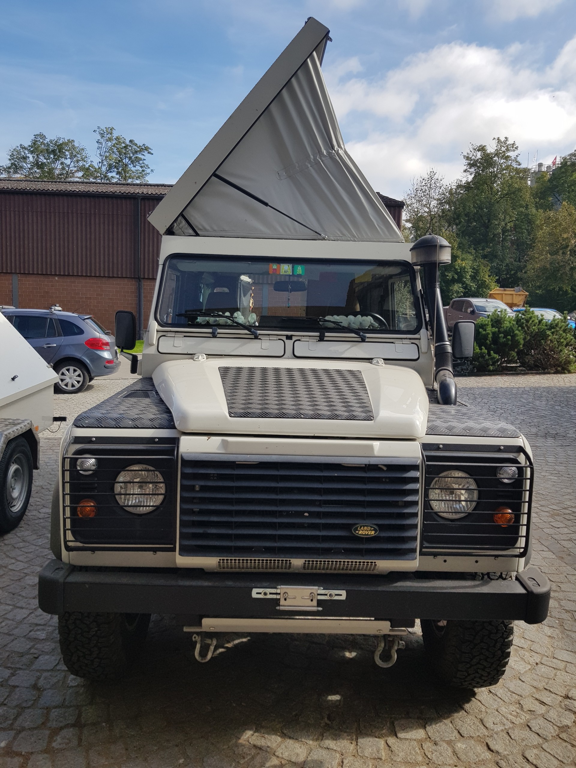 LAND ROVER 110