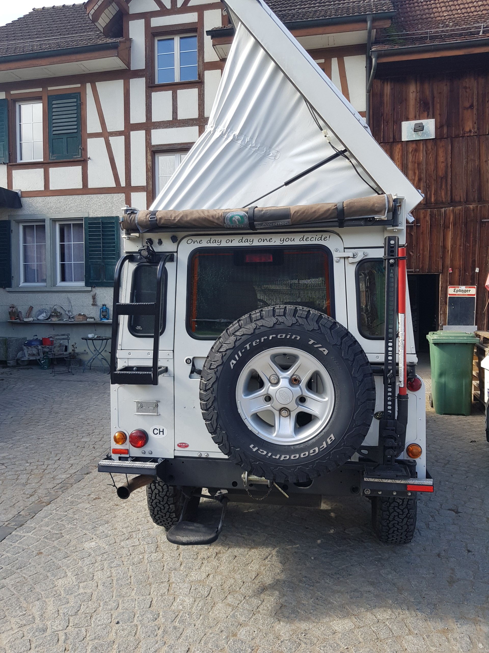 LAND ROVER 110-image-3