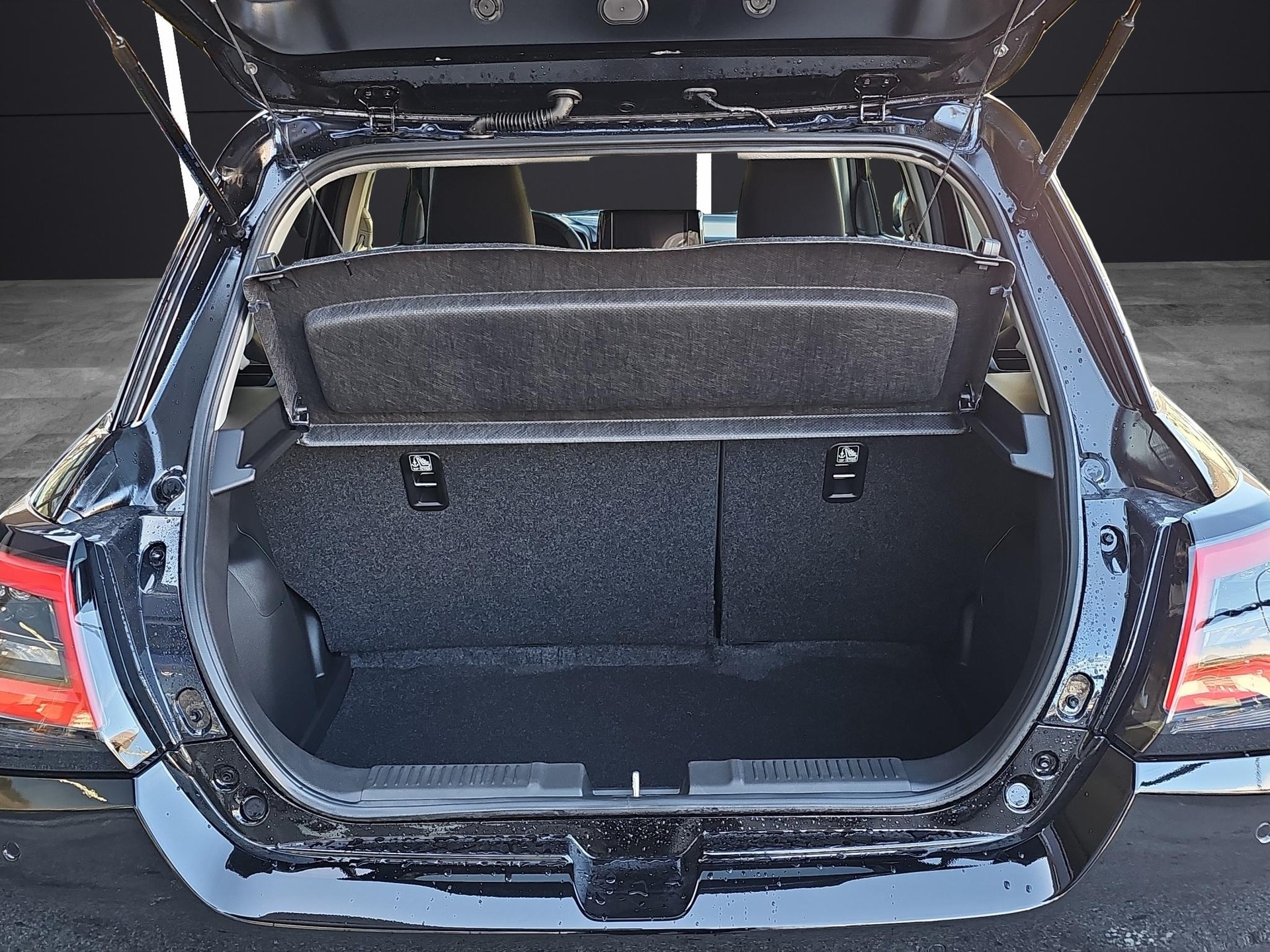 SUZUKI Swift 1.2 Compact Top Hybrid-image-12