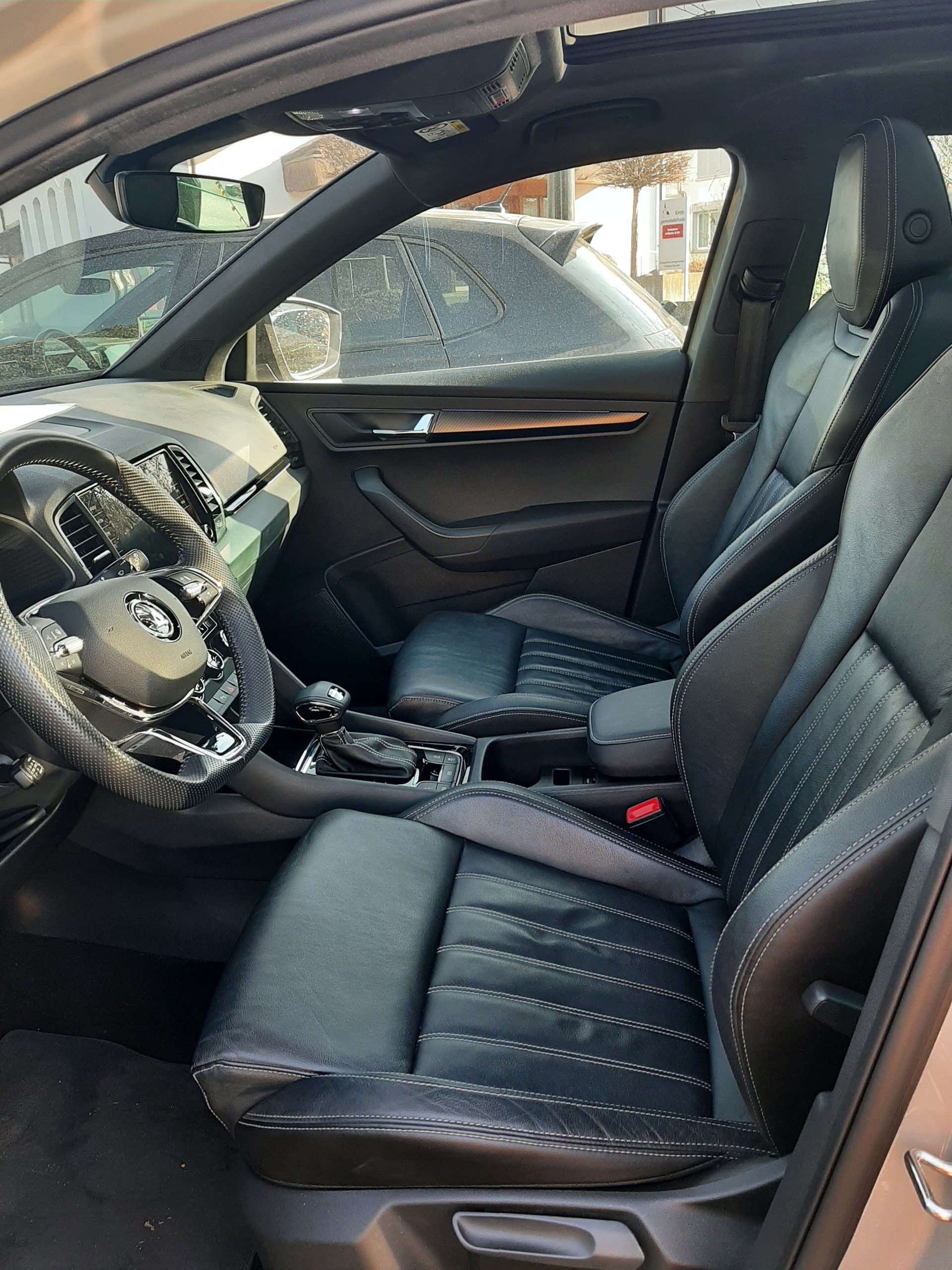 SKODA Karoq 2.0 TSI SportLine 4x4 DSG-image-6