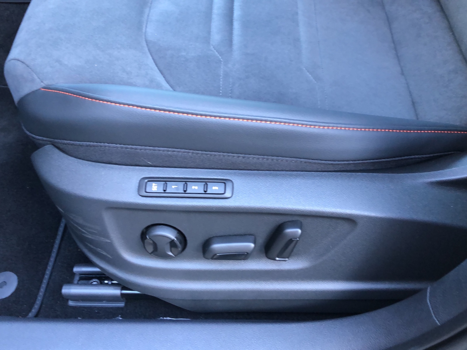SEAT Ateca 2.0 TSI Hola FR 4Drive*PANORAMADACH*-image-14