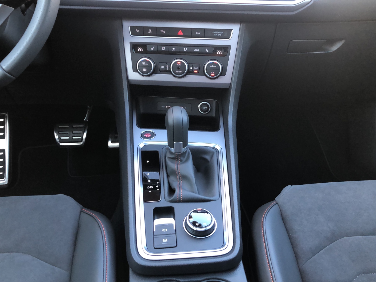 SEAT Ateca 2.0 TSI Hola FR 4Drive*PANORAMADACH*-image-10