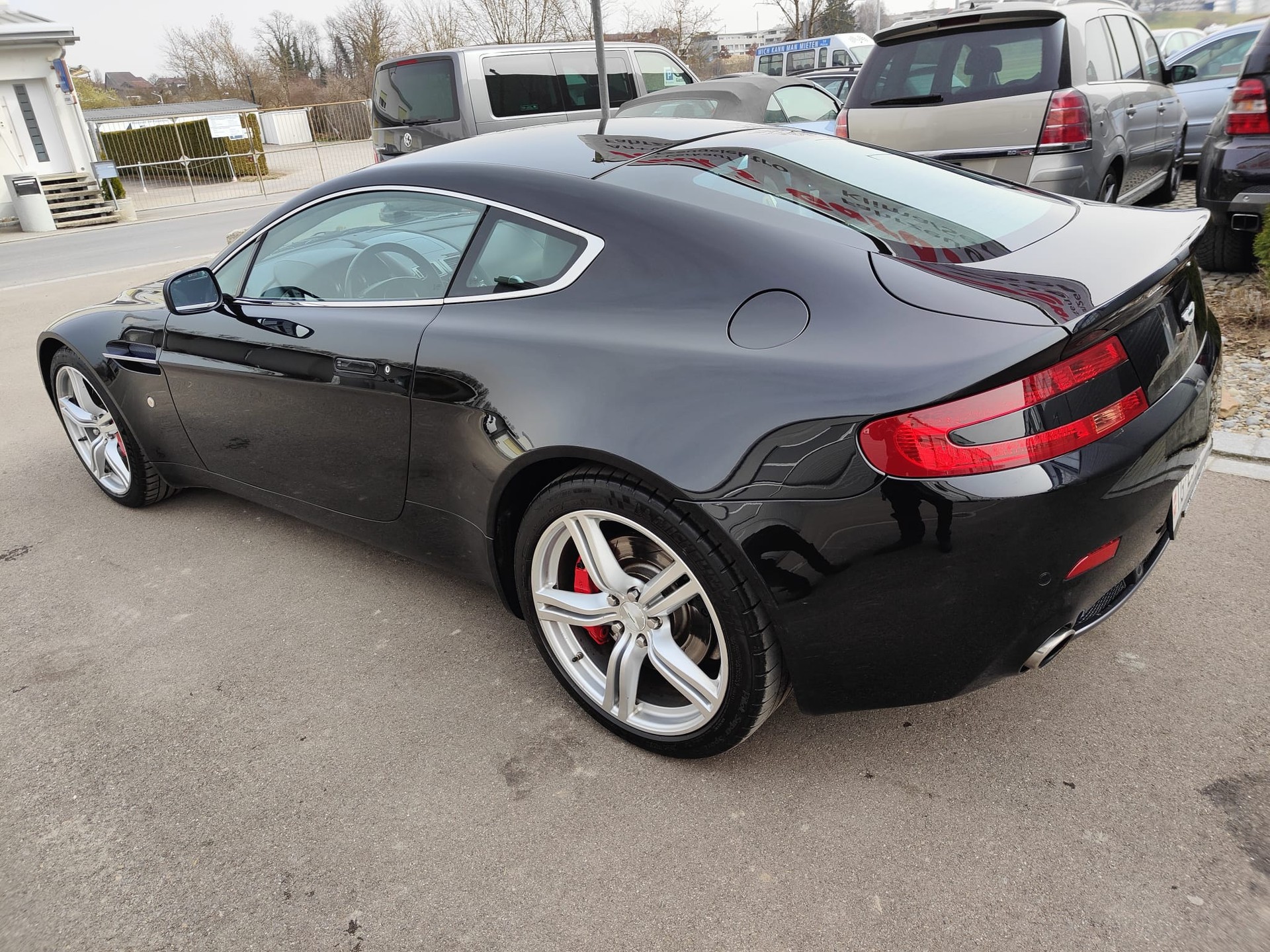 ASTON MARTIN V8 Vantage 4.7 Sportshift-image-1