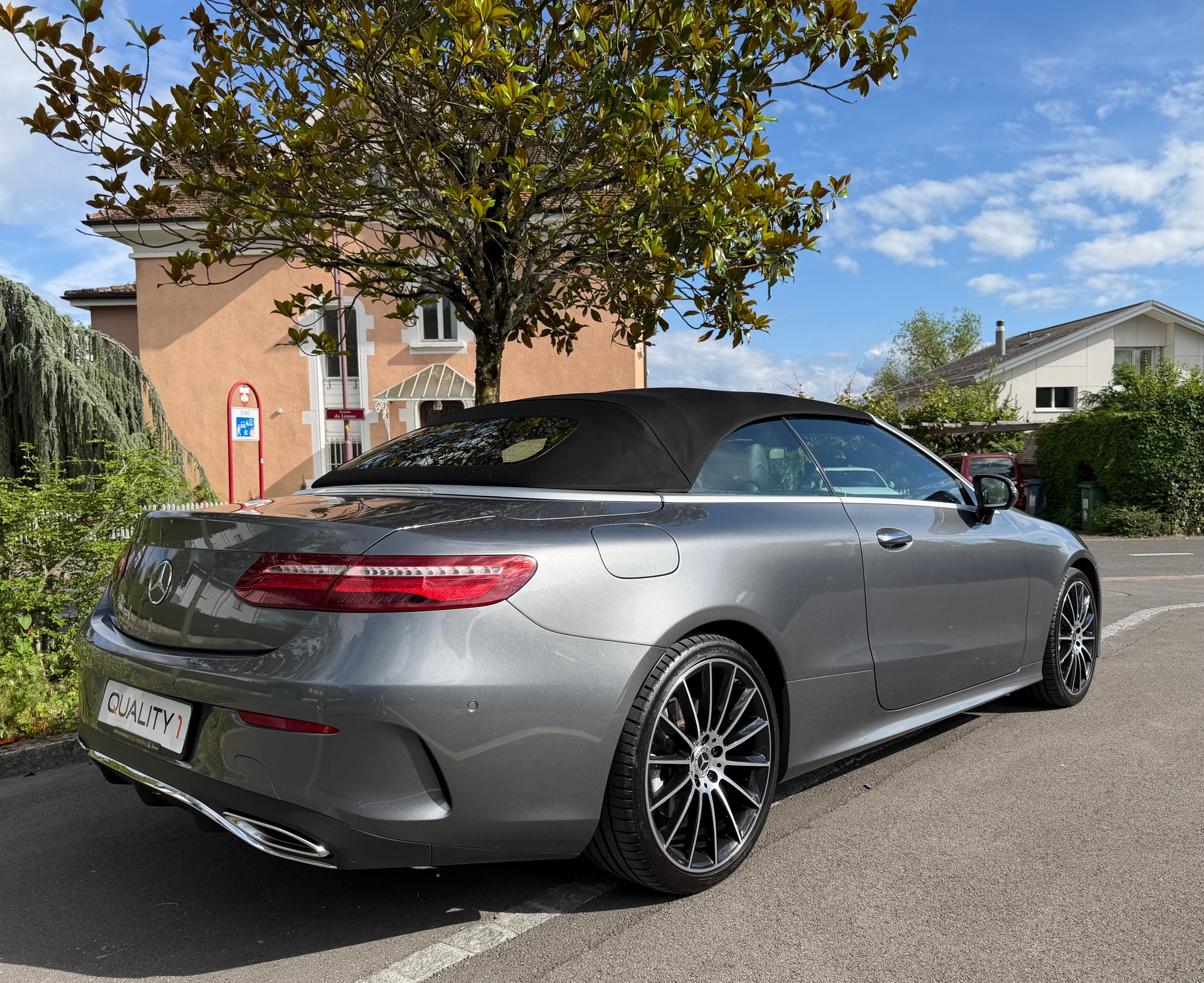 MERCEDES-BENZ E 350 Cabriolet AMG Line 9G-Tronic-image-5