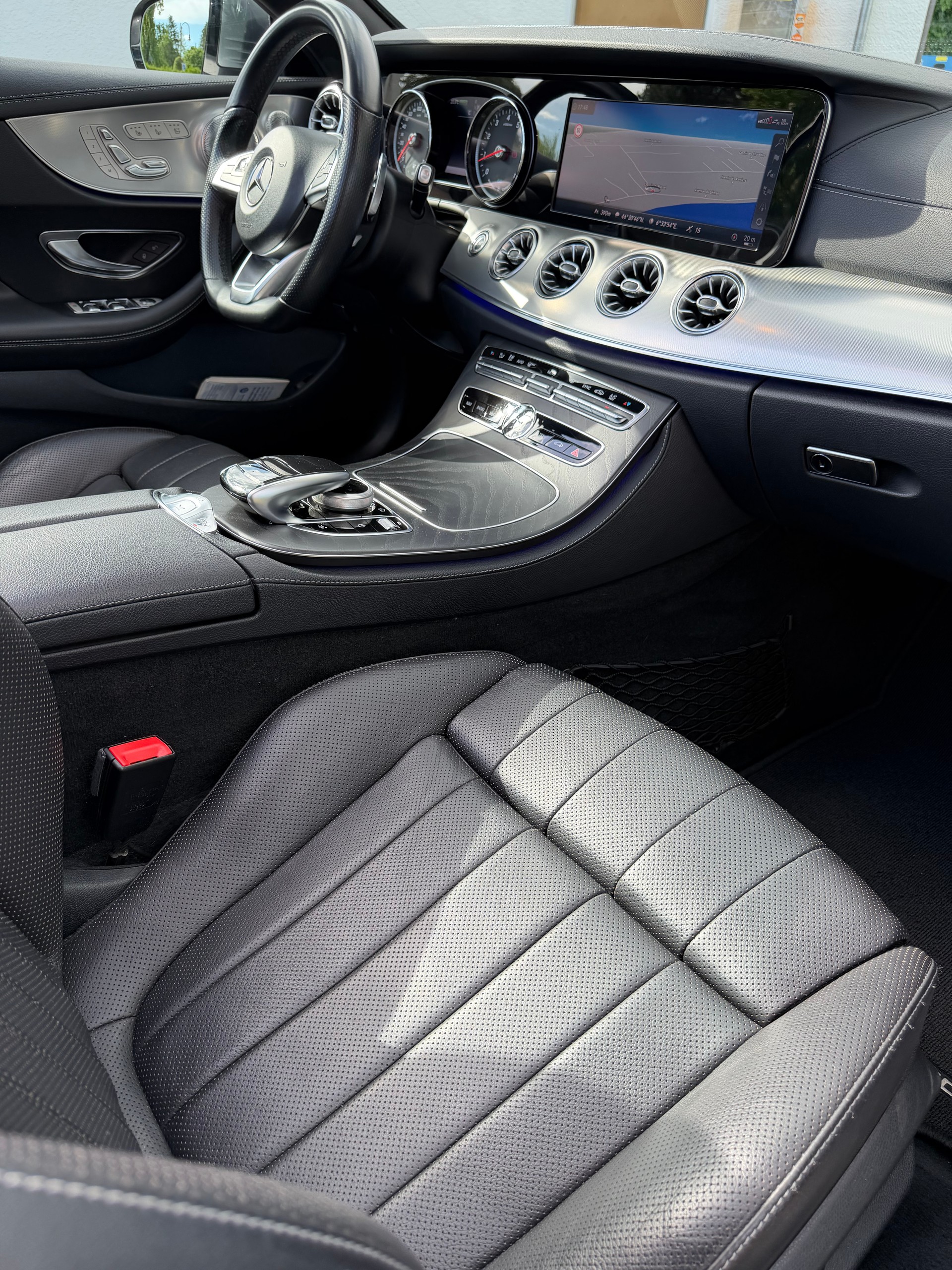 MERCEDES-BENZ E 350 Cabriolet AMG Line 9G-Tronic-image-11