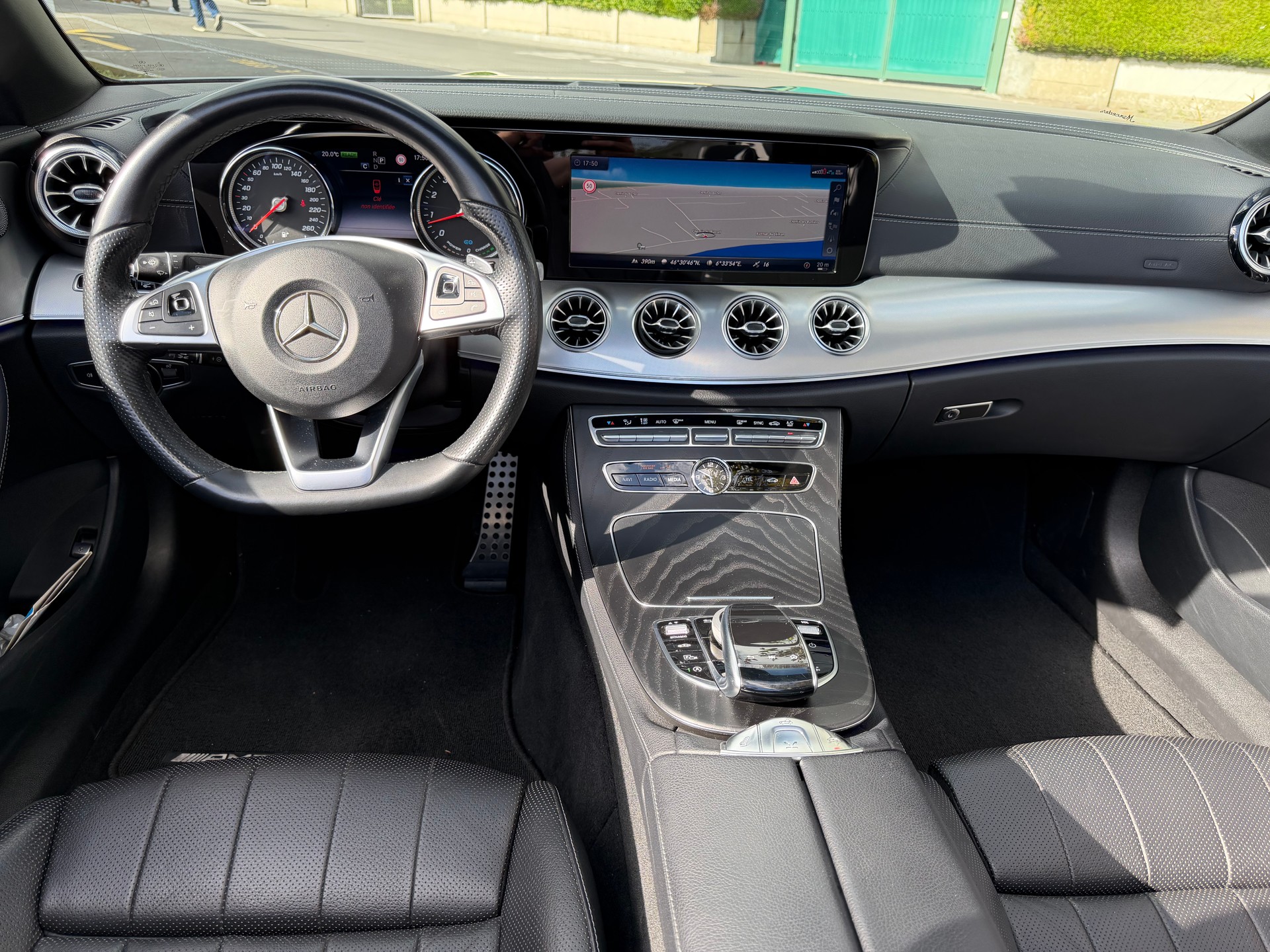 MERCEDES-BENZ E 350 Cabriolet AMG Line 9G-Tronic-image-10