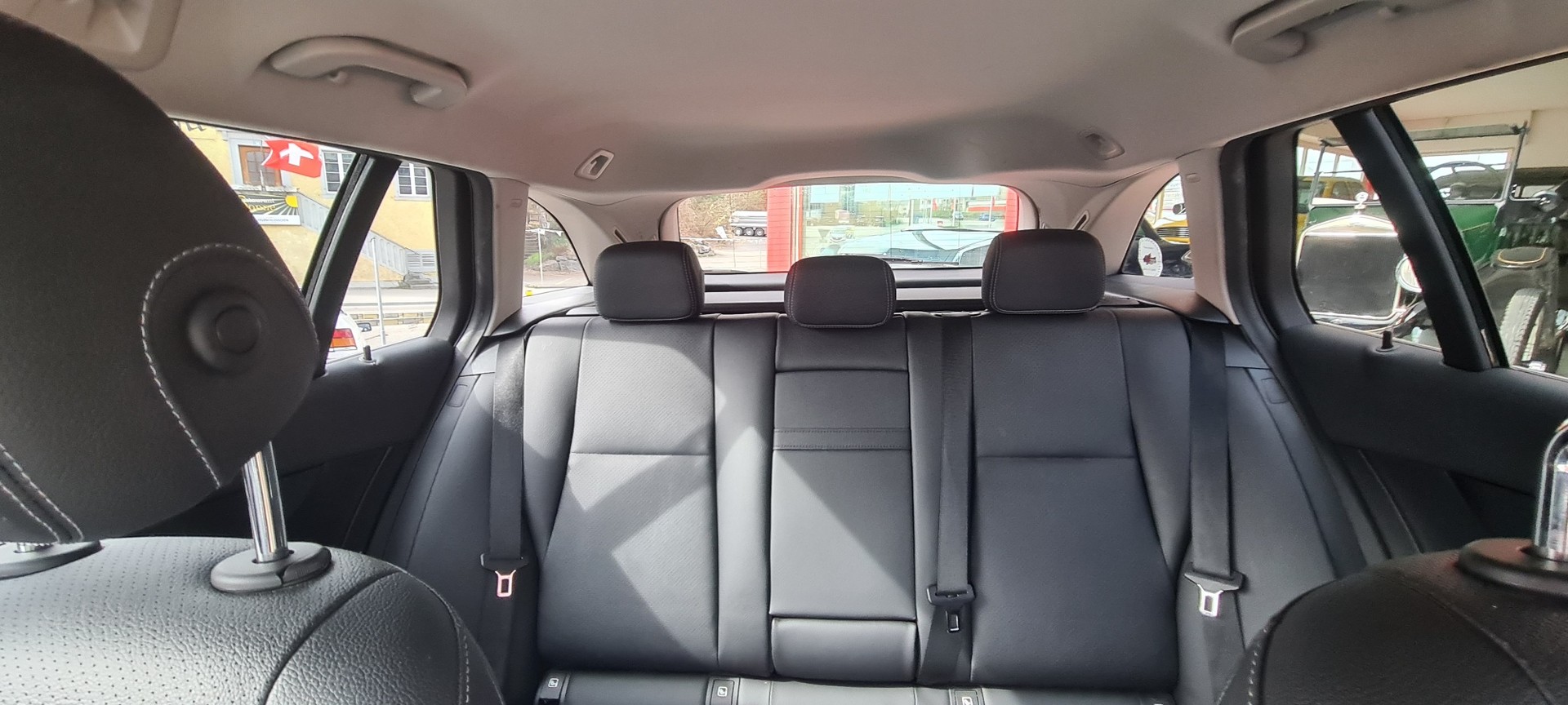 MERCEDES-BENZ C 200 Swiss Star 4M 9G-Tronic-image-14