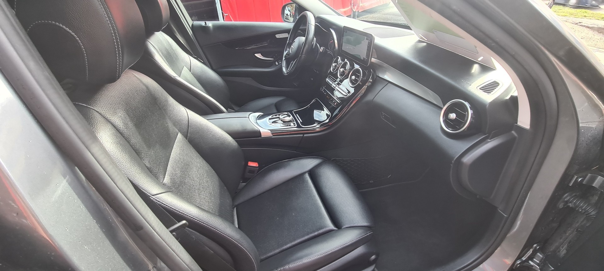 MERCEDES-BENZ C 200 Swiss Star 4M 9G-Tronic-image-27