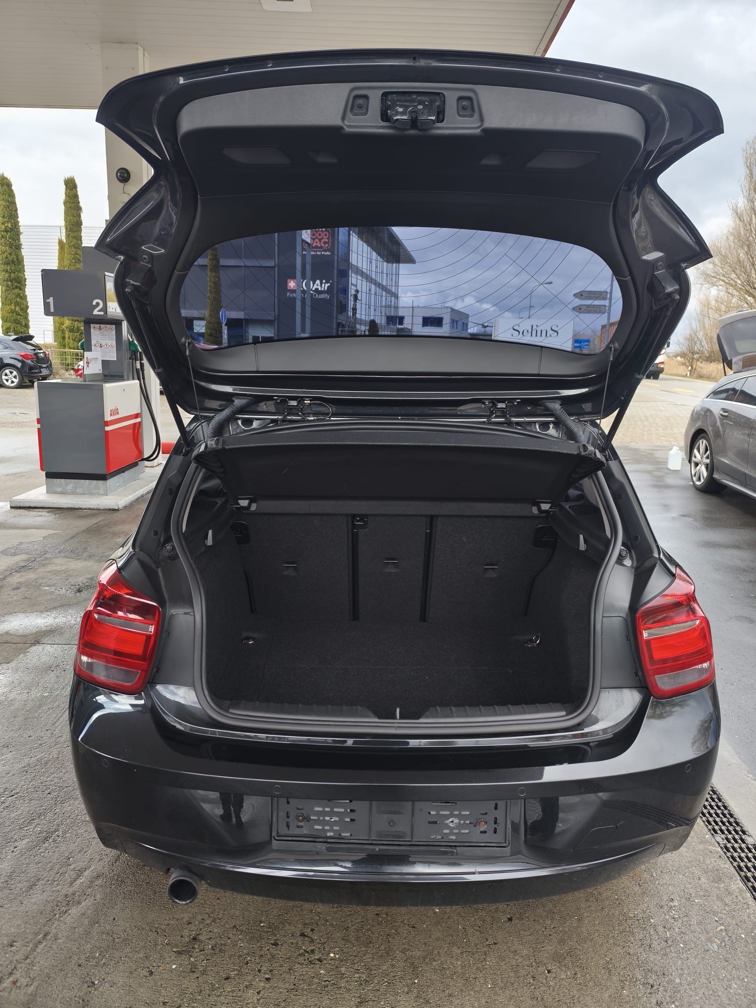 BMW 116i Sport Line Steptronic-image-8