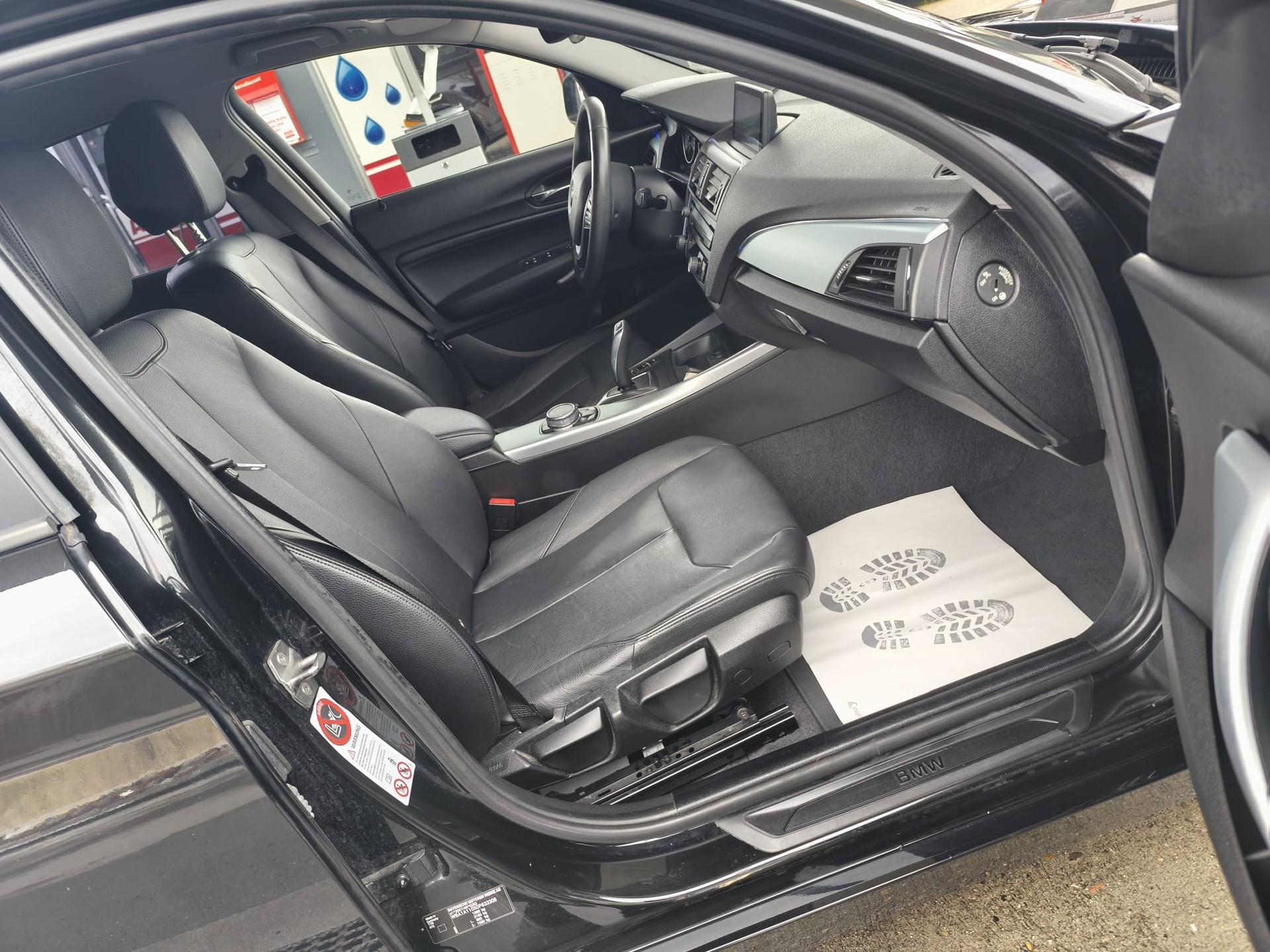 BMW 116i Sport Line Steptronic-image-14