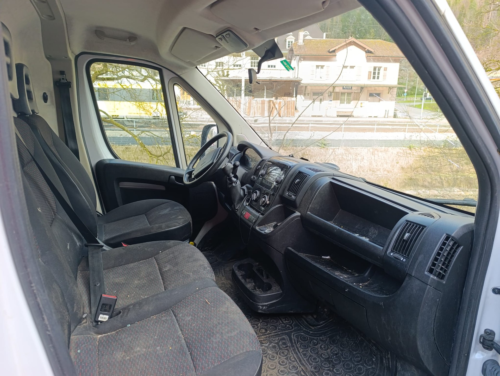 PEUGEOT Boxer 2.2 HDI 335 Pro L2H2-image-6