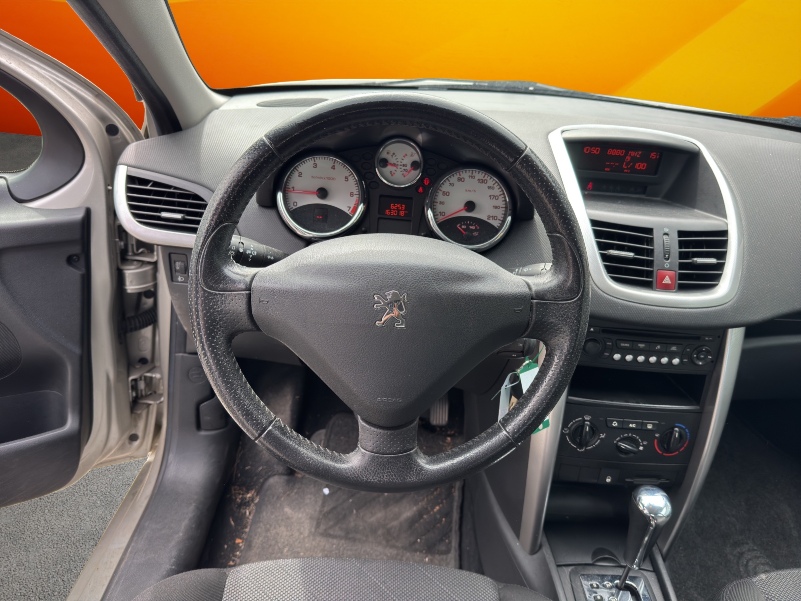 PEUGEOT 207 1.6 16V Sport Automatic-image-10