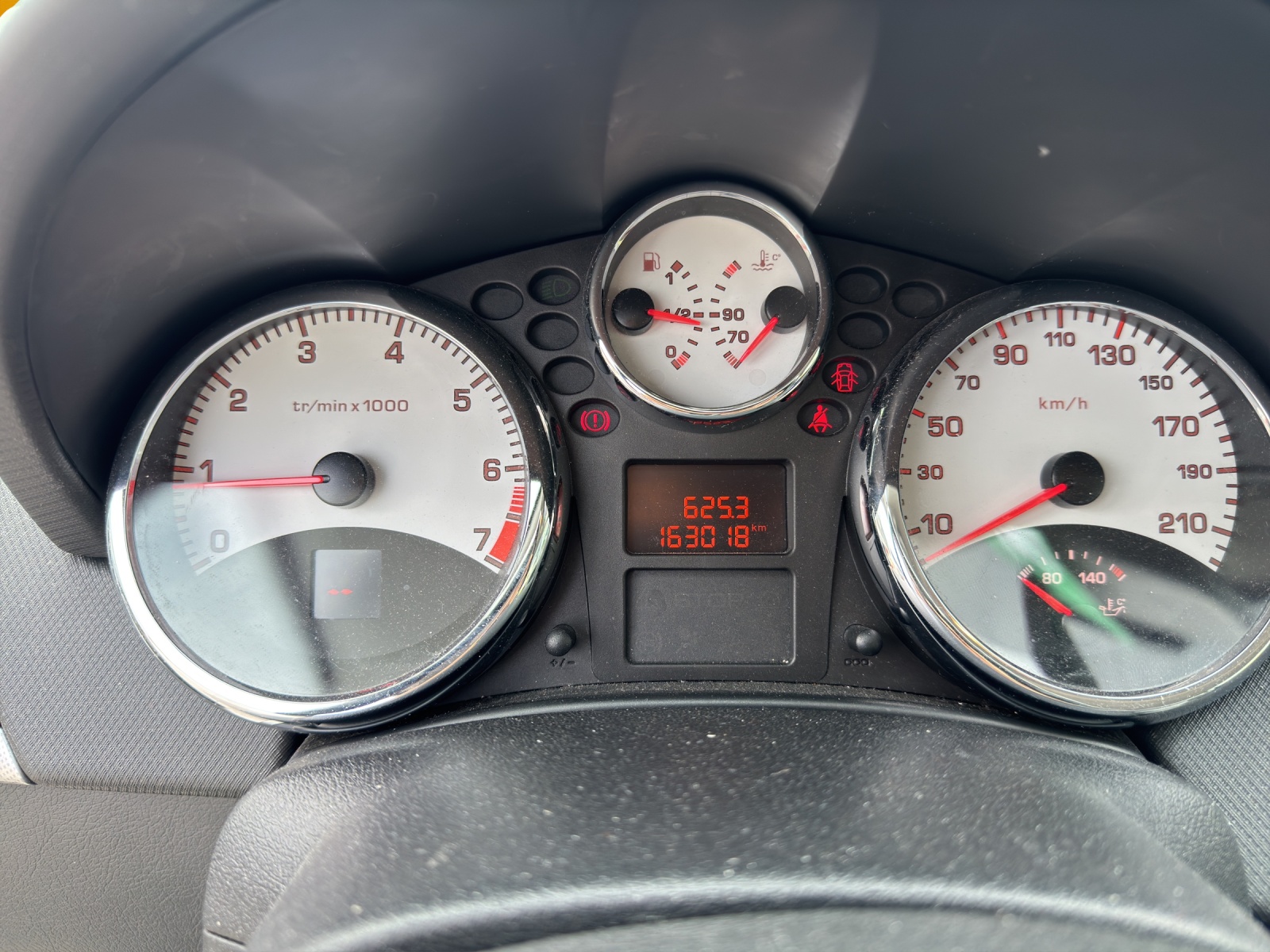 PEUGEOT 207 1.6 16V Sport Automatic-image-15