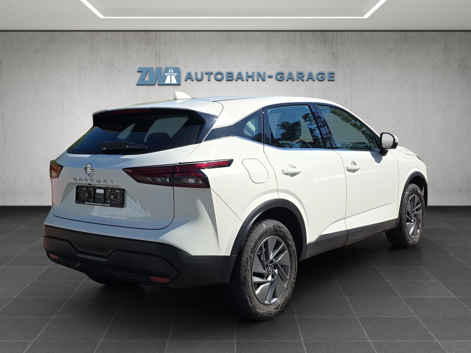 NISSAN Qashqai 1.3 DIG-T 158 Acenta-image-4