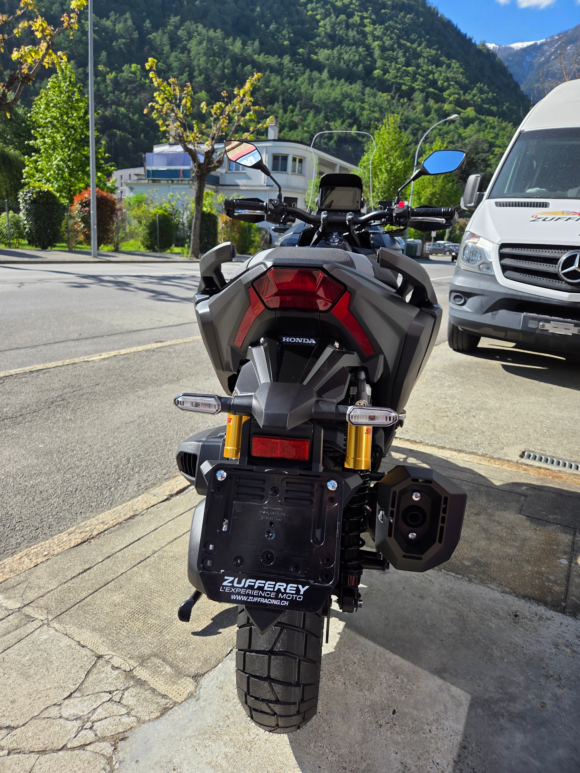 HONDA ADV 350-image-4