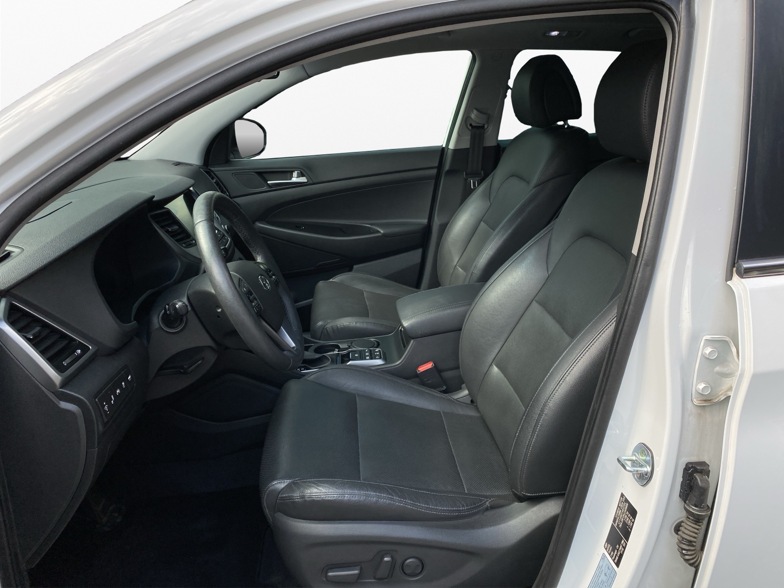 HYUNDAI Tucson 1.6 T-GDi Plena 4WD-image-9