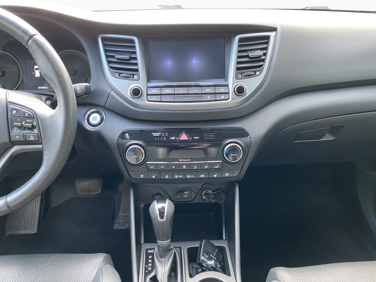 HYUNDAI Tucson 1.6 T-GDi Plena 4WD-image-13