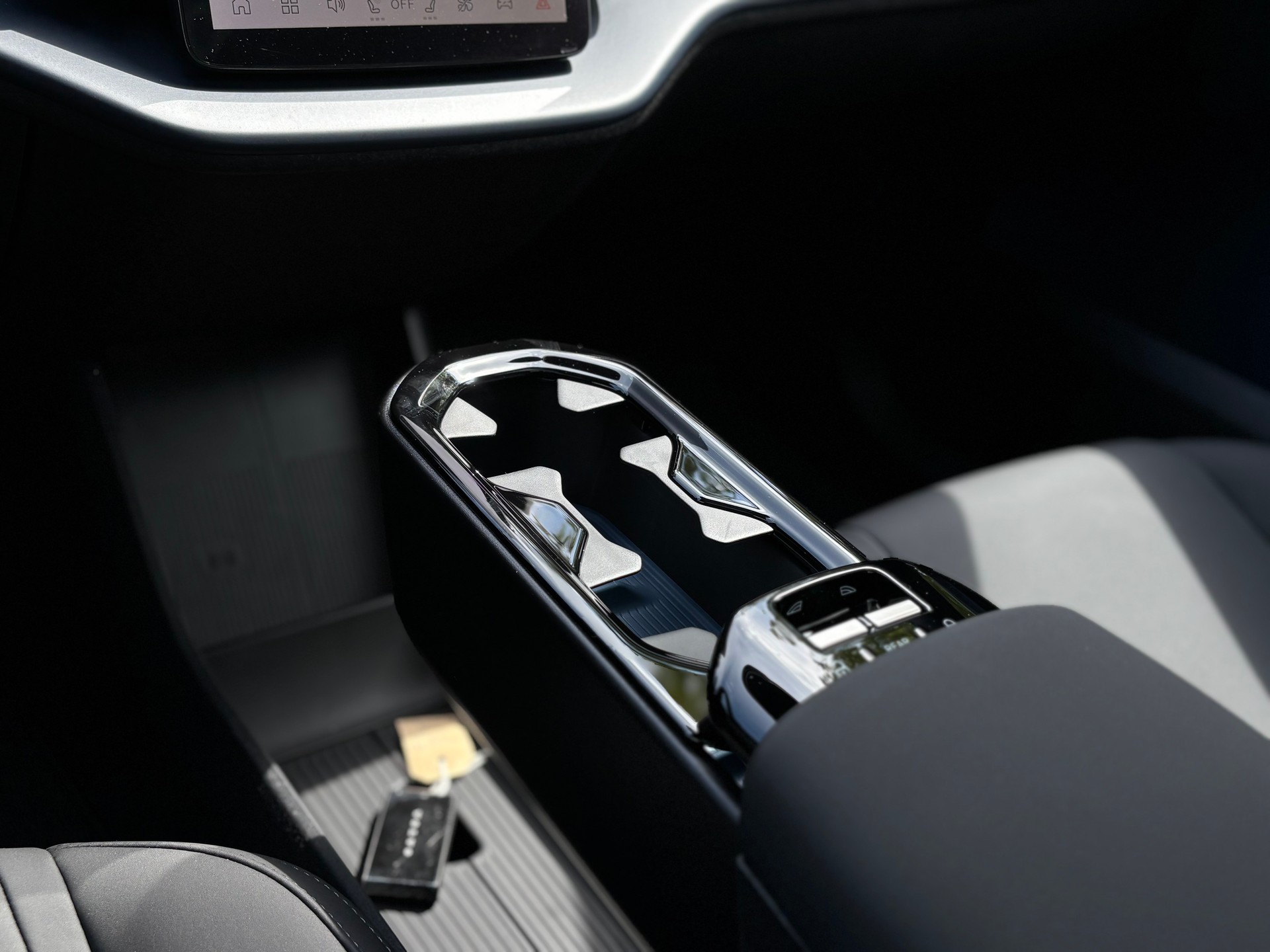 VOLVO EX30 P8 Ultra AWD-image-15
