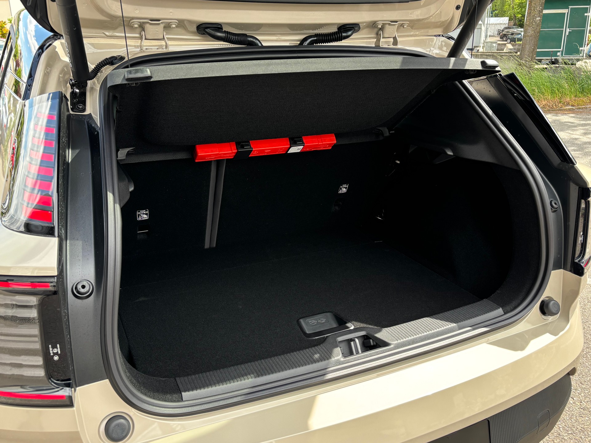 VOLVO EX30 P8 Ultra AWD-image-9
