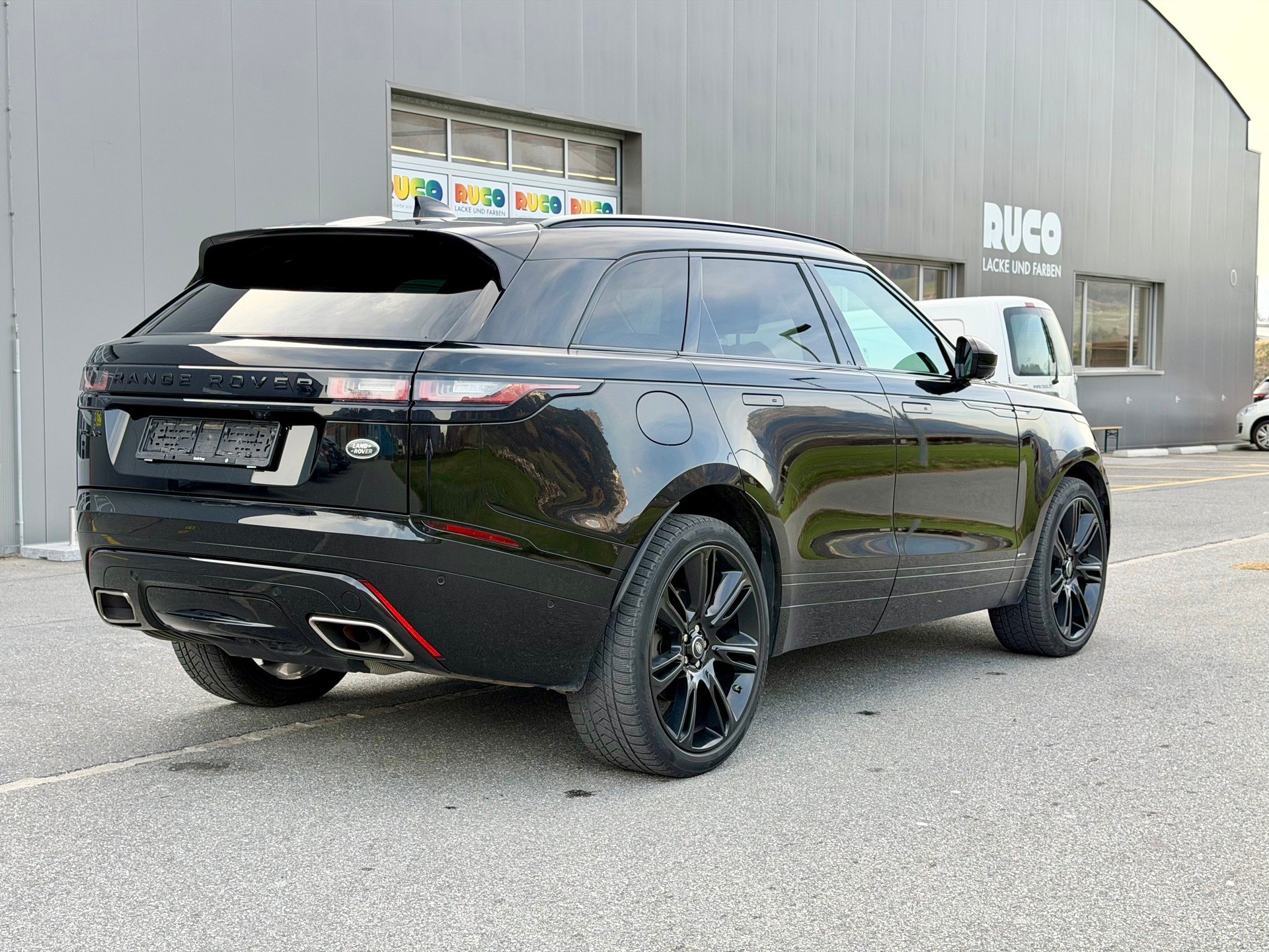 LAND ROVER Range Rover Velar R-Dynamic P 300 SE Automatic-image-4