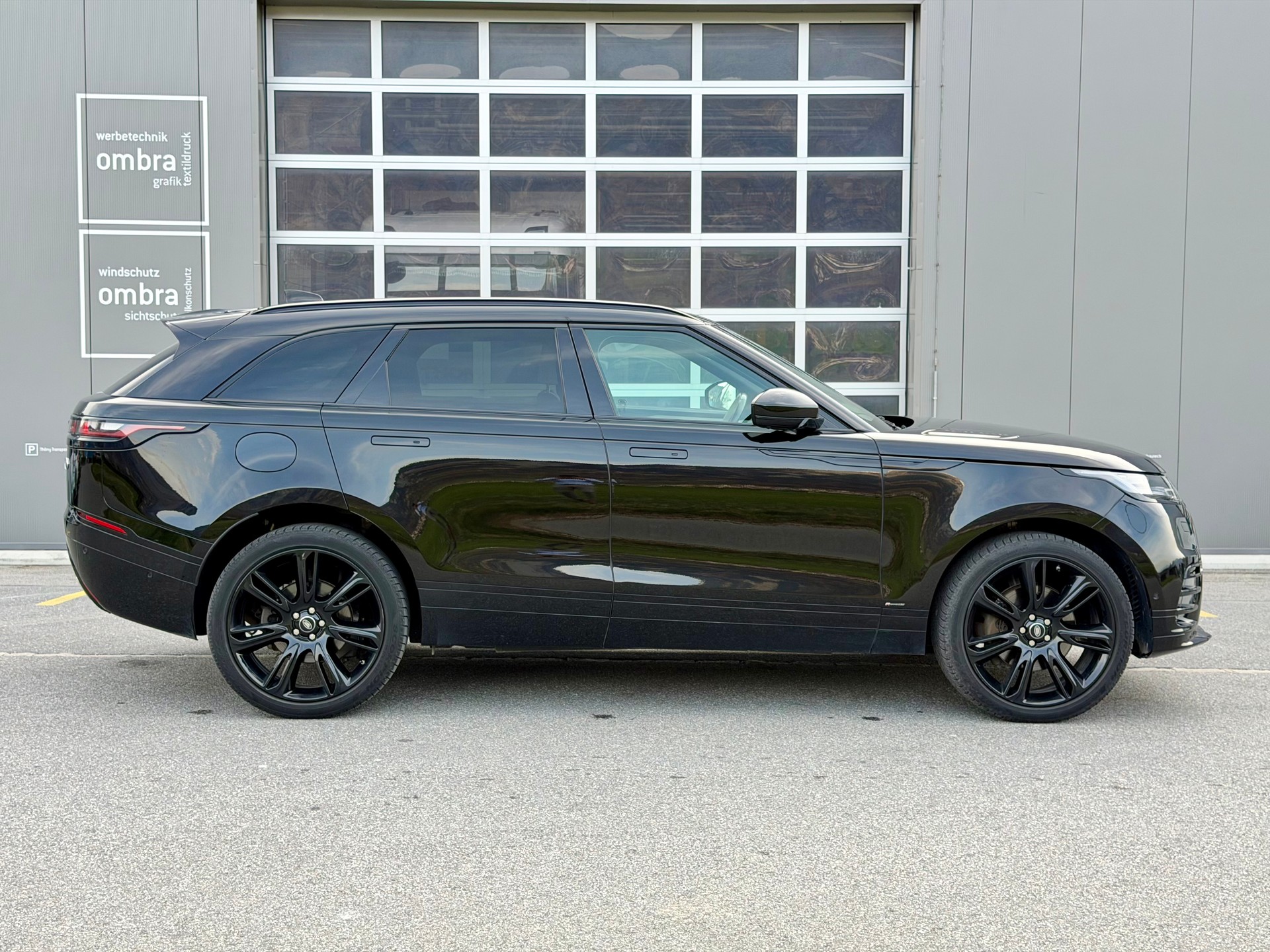 LAND ROVER Range Rover Velar R-Dynamic P 300 SE Automatic-image-6