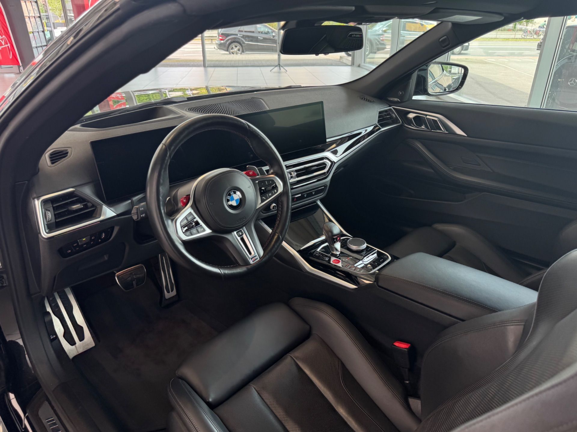 BMW M4 Cabrio Competition M xDrive-image-11