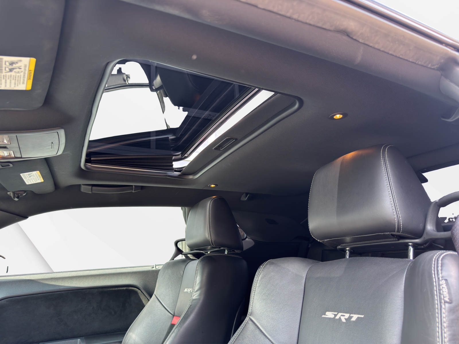 DODGE Challenger 6.4 HEMI SRT8-image-10