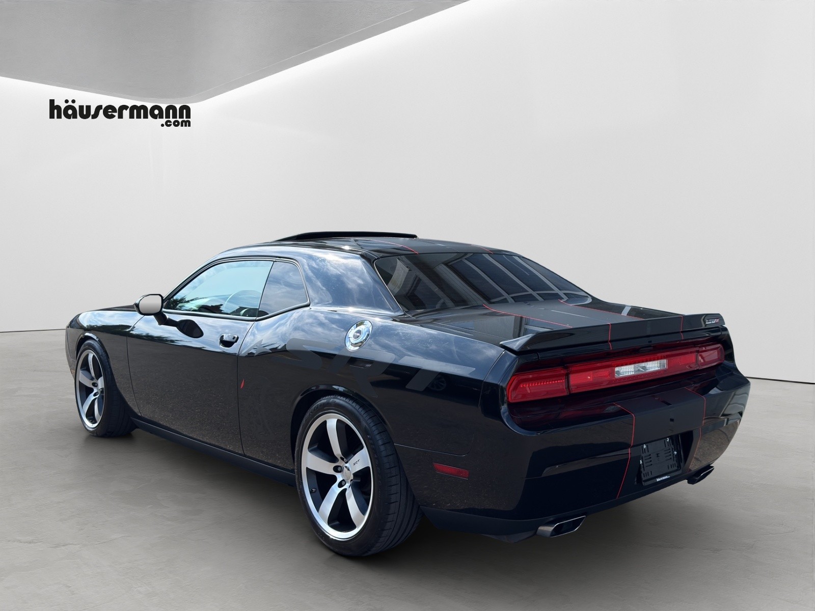 DODGE Challenger 6.4 HEMI SRT8-showroom-element-3