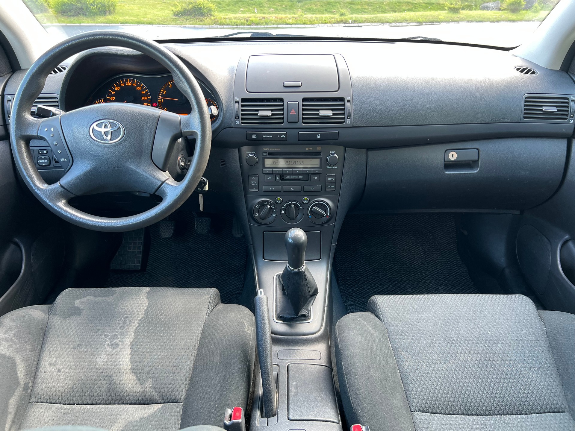 TOYOTA Avensis 1.8 VVT-i Linea-image-12