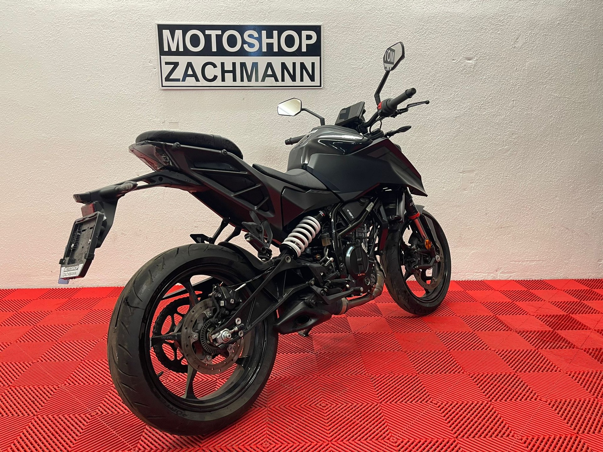 KTM 125 Duke-image-5