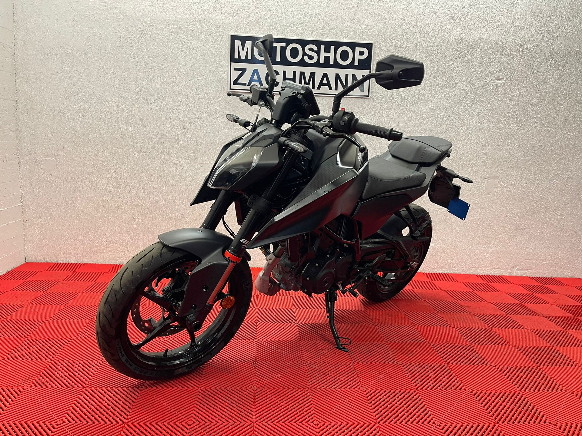 KTM 125 Duke-image-2