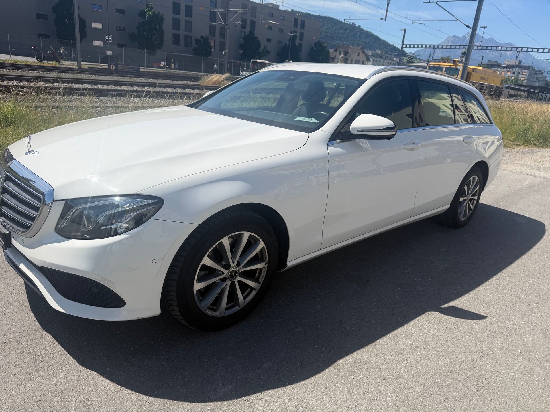 MERCEDES-BENZ E 220 d Exclusive 4Matic 9G-Tronic-image-4