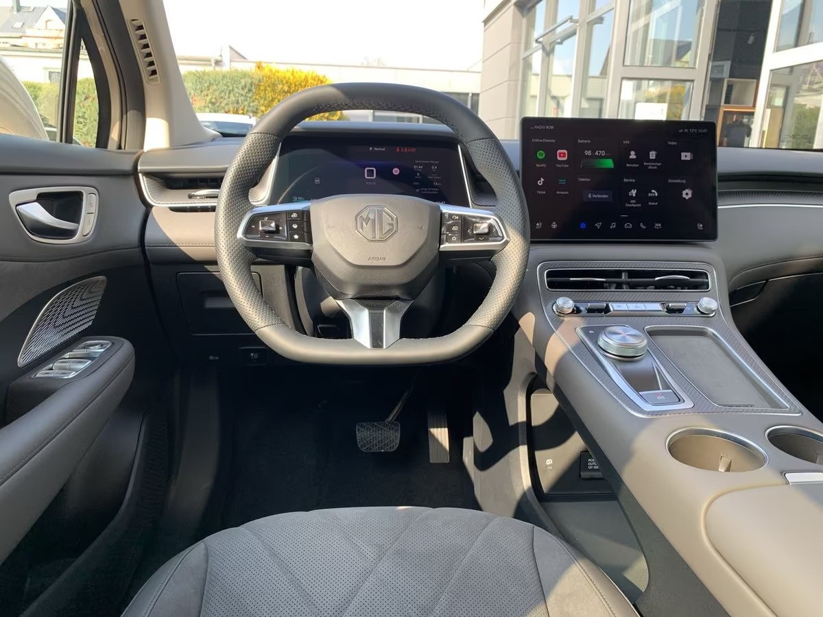 MG S6 EV "Luxury" AWD-image-11