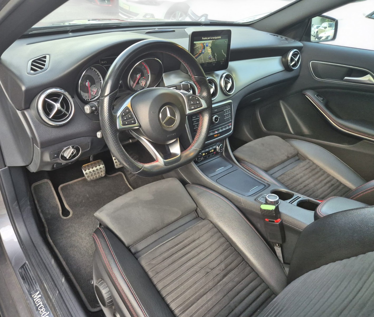 MERCEDES-BENZ GLA 200 CDI AMG Line 4Matic 7G-DCT-image-10