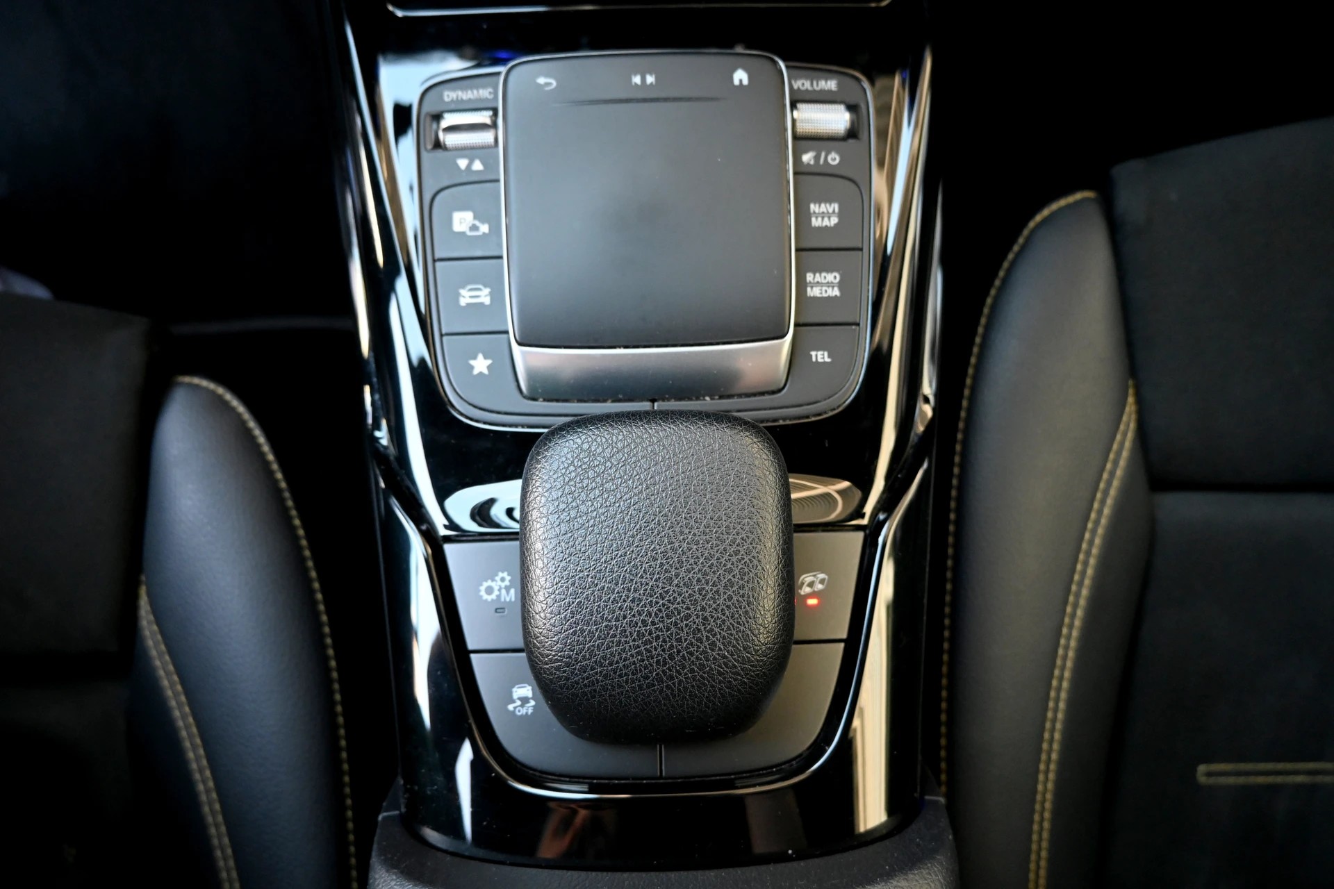 MERCEDES-BENZ A 45 S AMG 4Matic+ Speedshift 422PS (CH Auto)-image-19