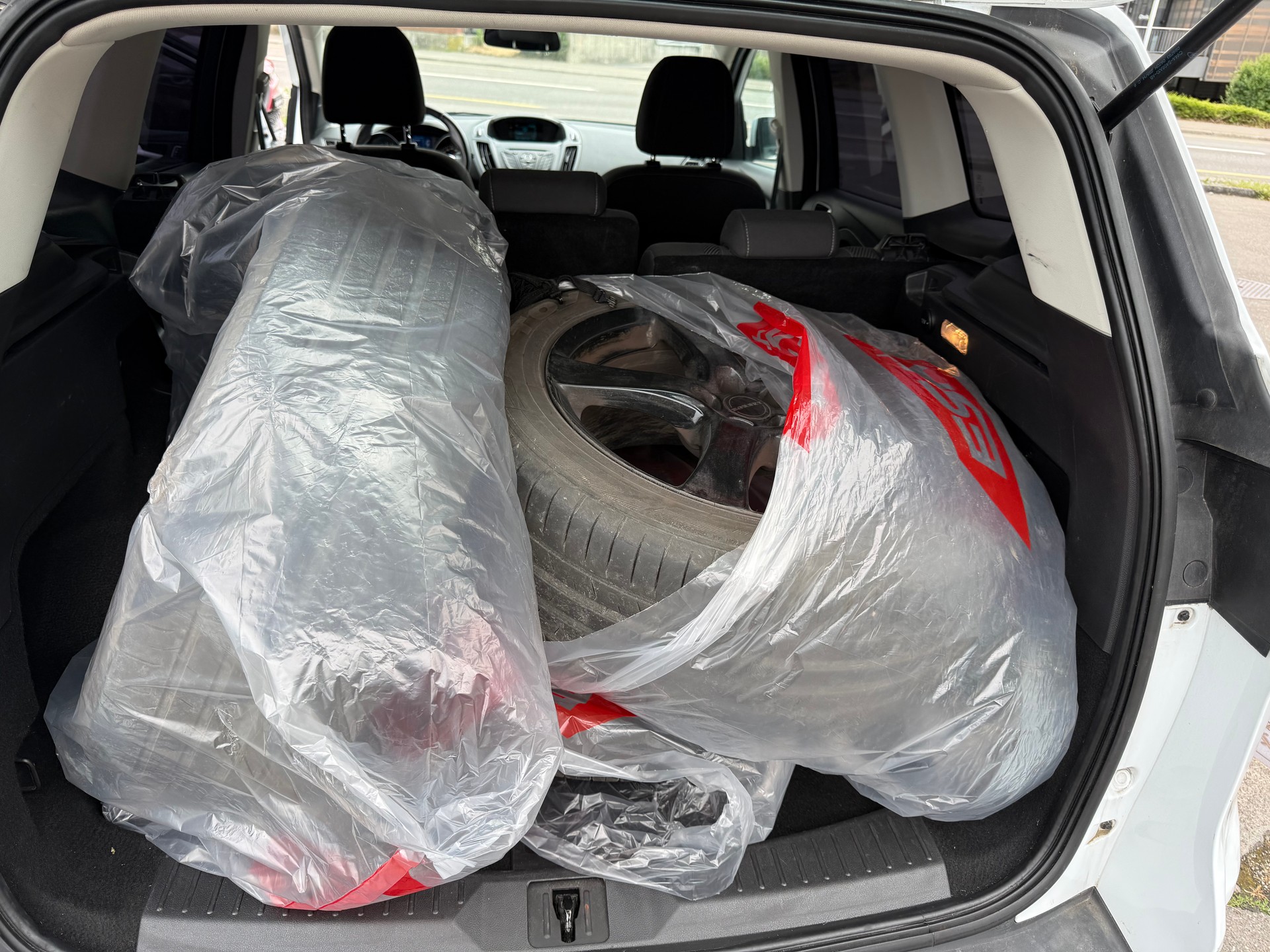 FORD Kuga 2.0 TDCi Carving 4WD-image-11