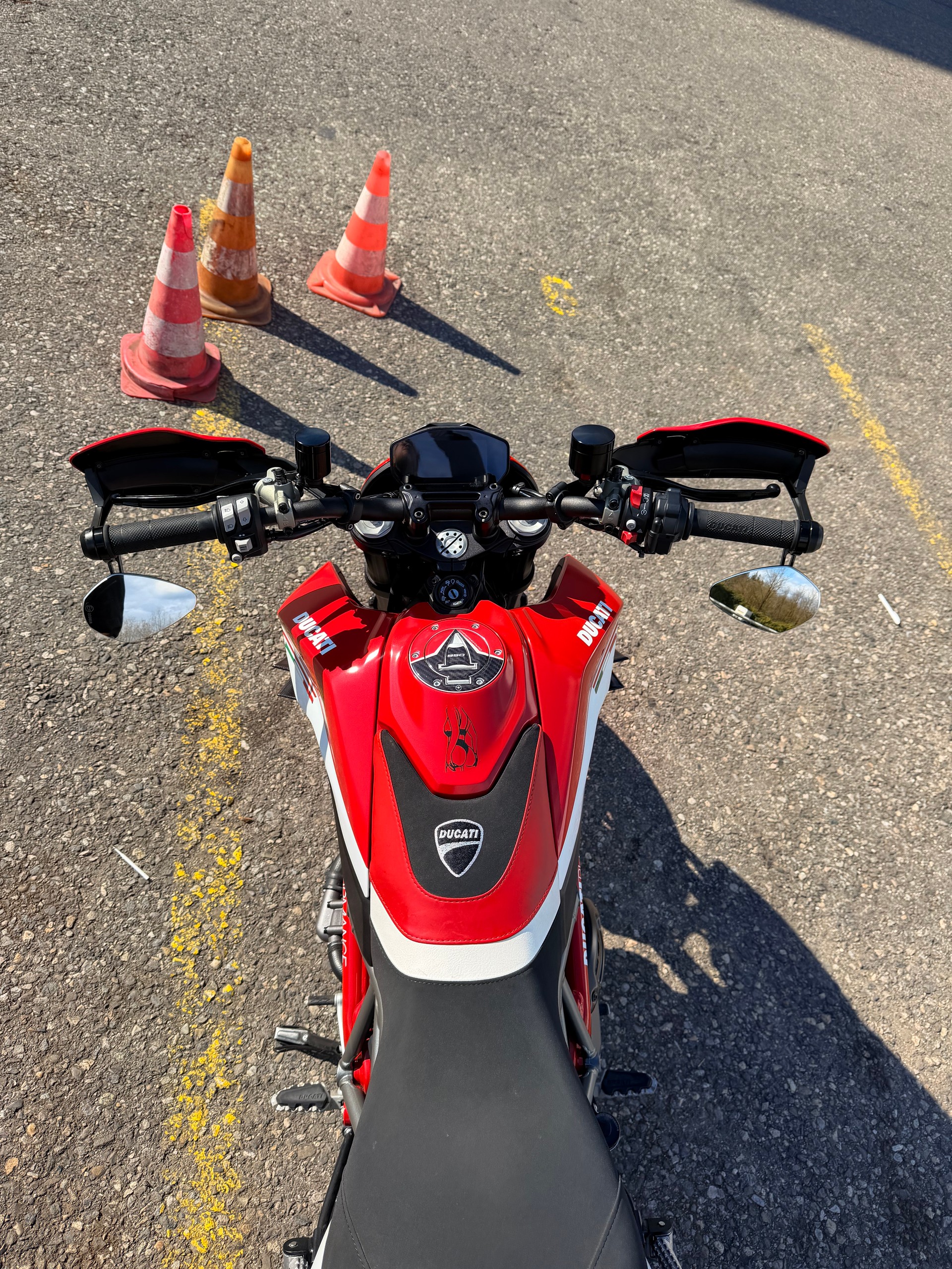 DUCATI Hypermotard 950 full équipée-image-6